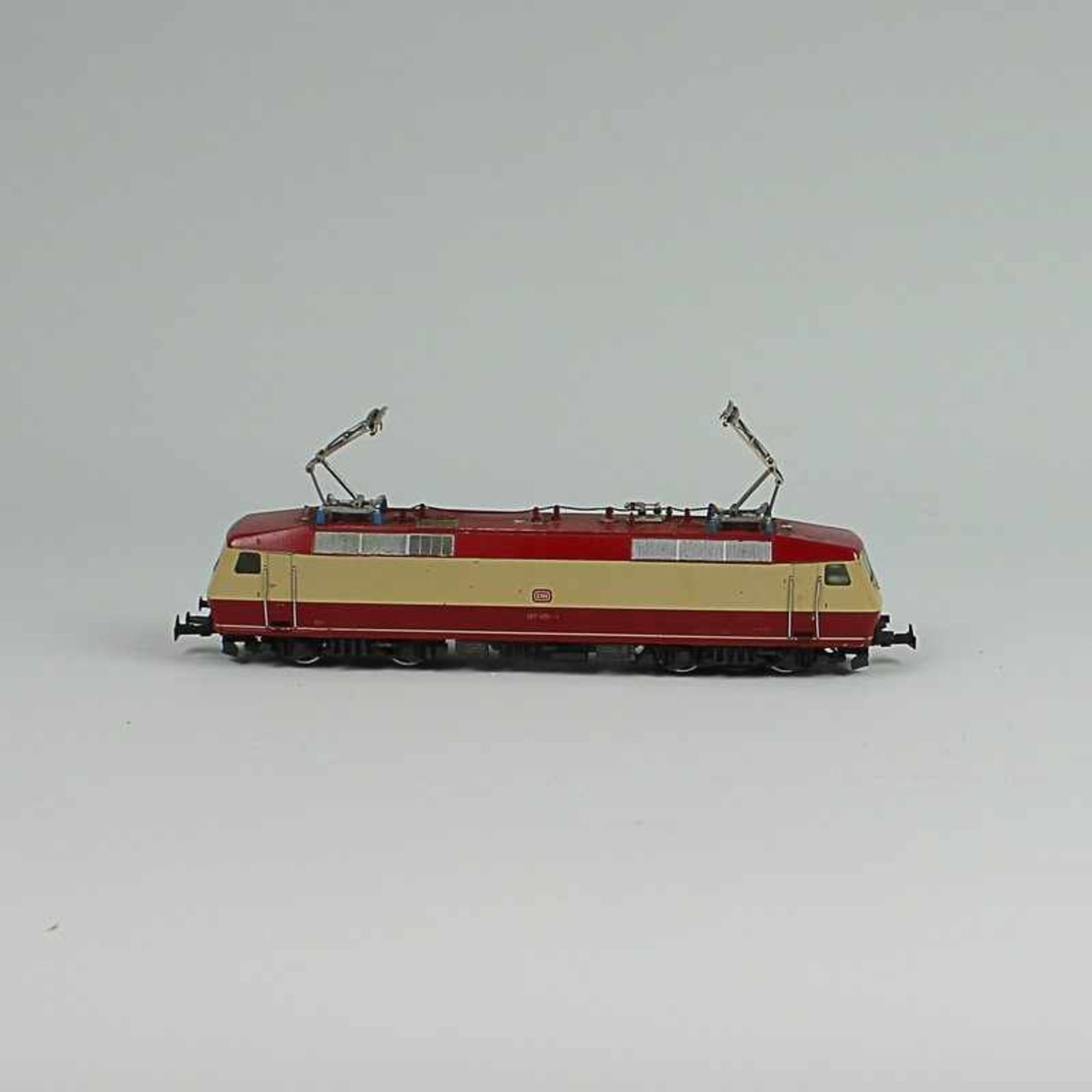 Märklin - Eisenbahn E-Lok, H0, 3153, BN 120 001-3 der DB, beige-rot, 2 Pantographen, Gleichstrom,