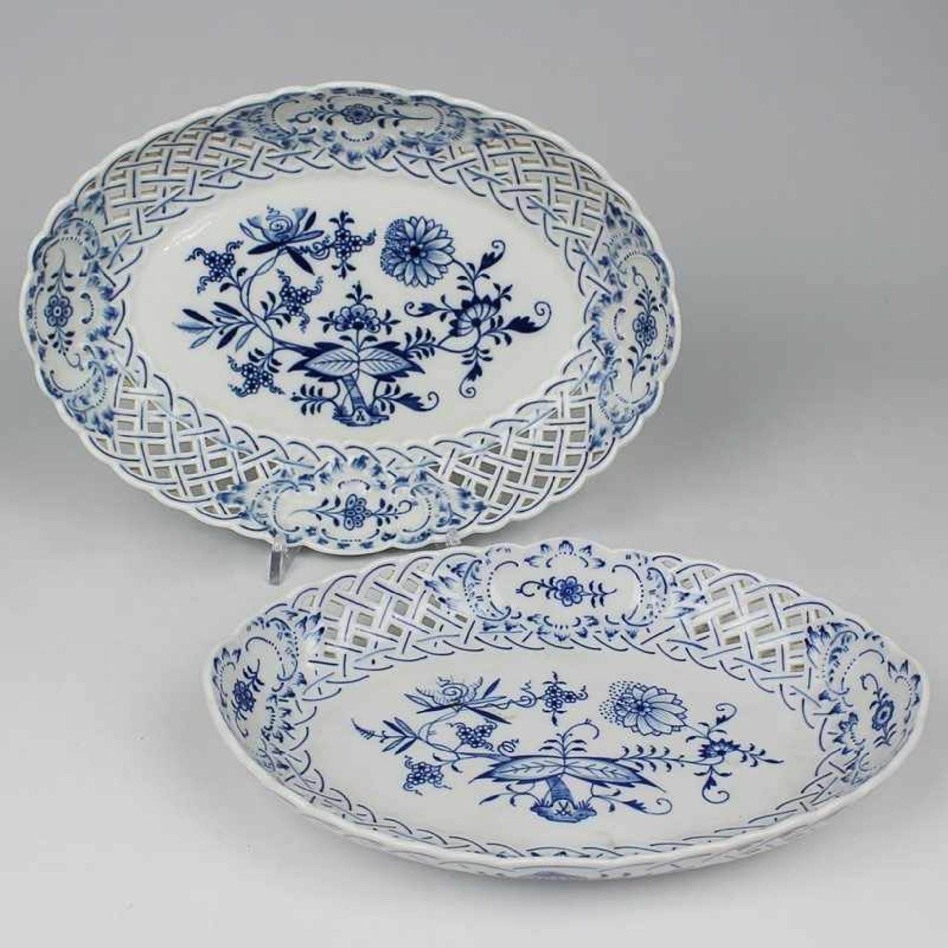 Meissen - Schale 1850-1924, blaue Knaufschwerter, Dekor "blaues Zwiebelmuster", ovale Schale,