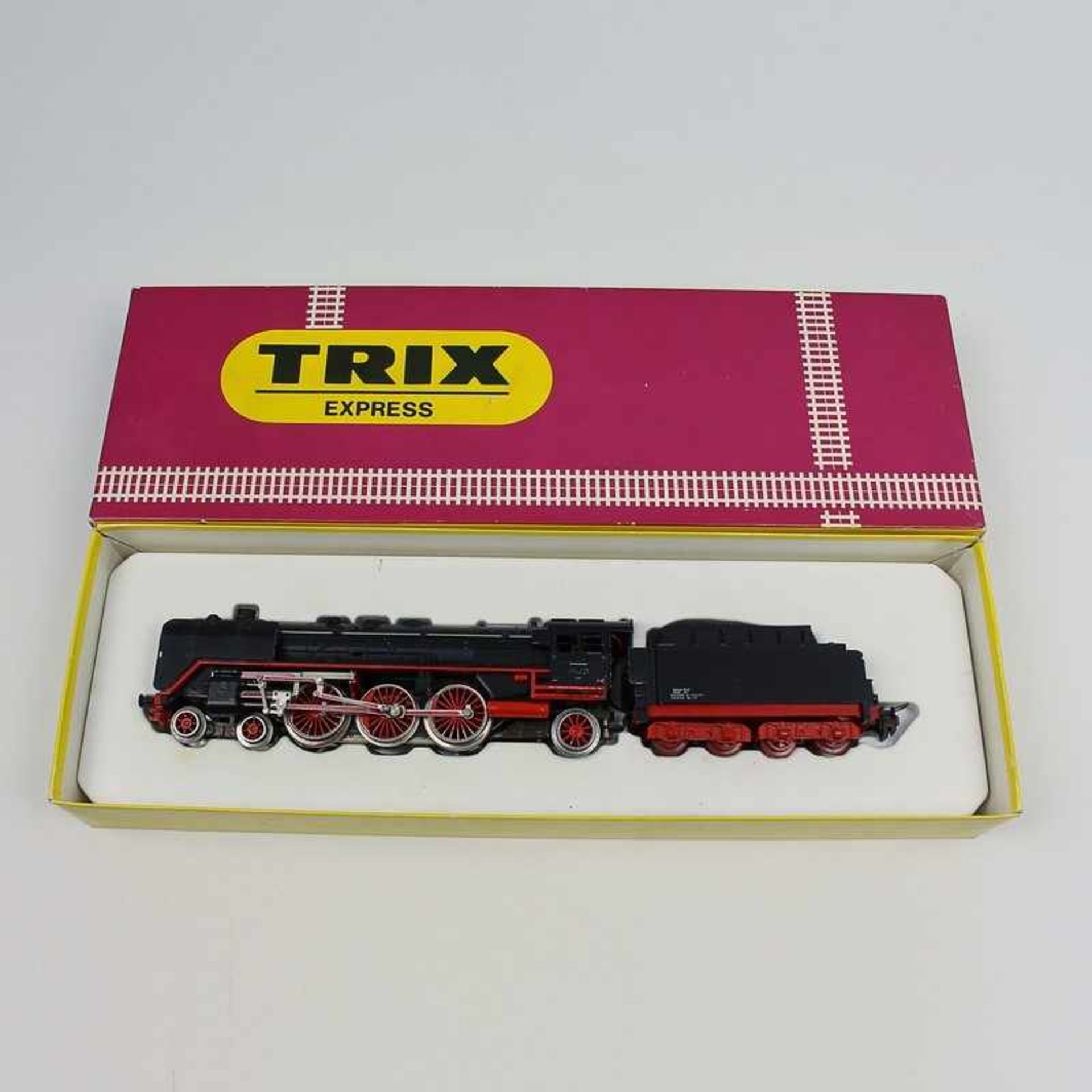 Trix - Eisenbahn Schlepptender-Lok 2204, H0, BN01001 der DR, vierachsiger Tender, Anleitung, OK,