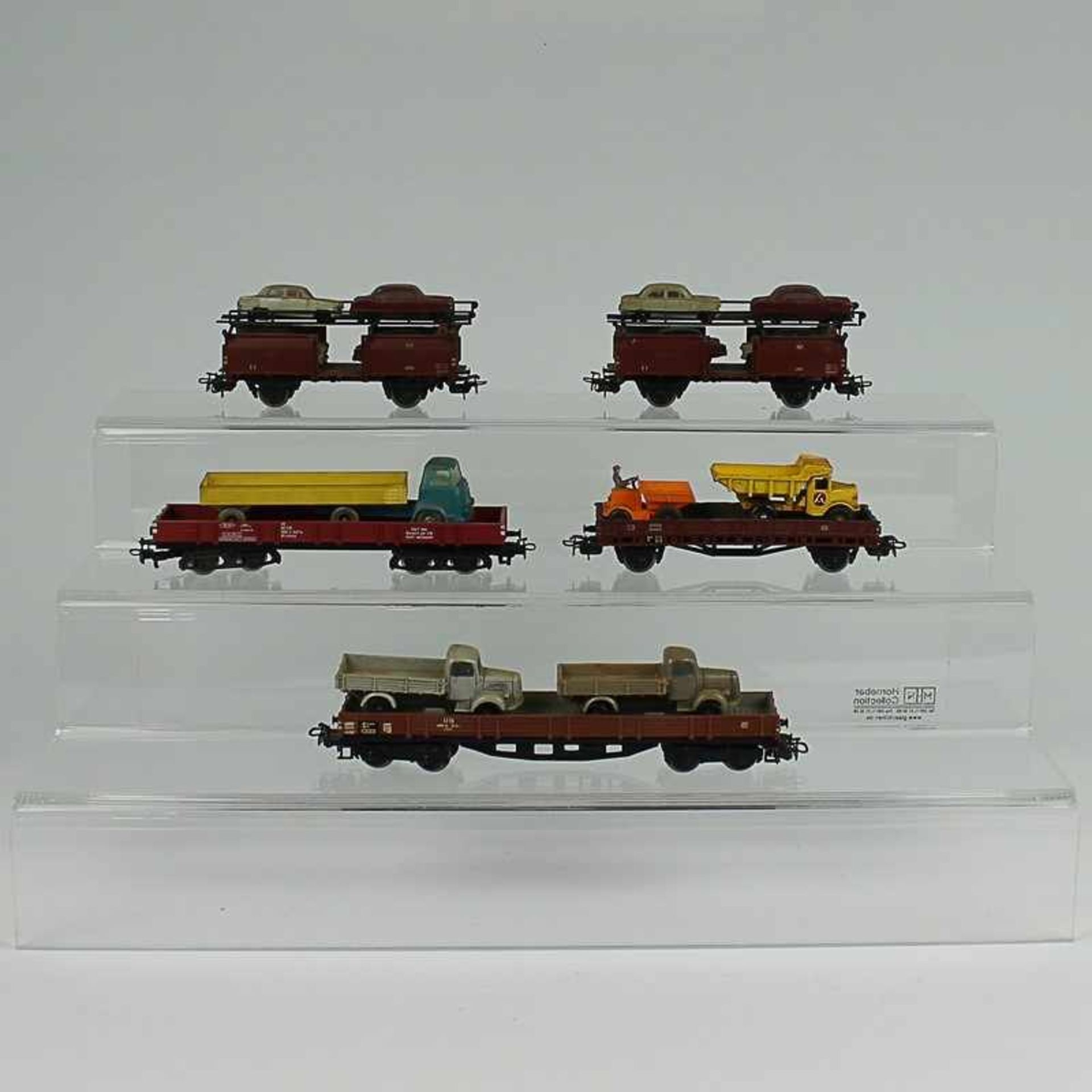 Märklin - Eisenbahn 5 Autotransportwagen, H0, 2x Doppelstockwagen, 3x Niederbordwagen, je mit