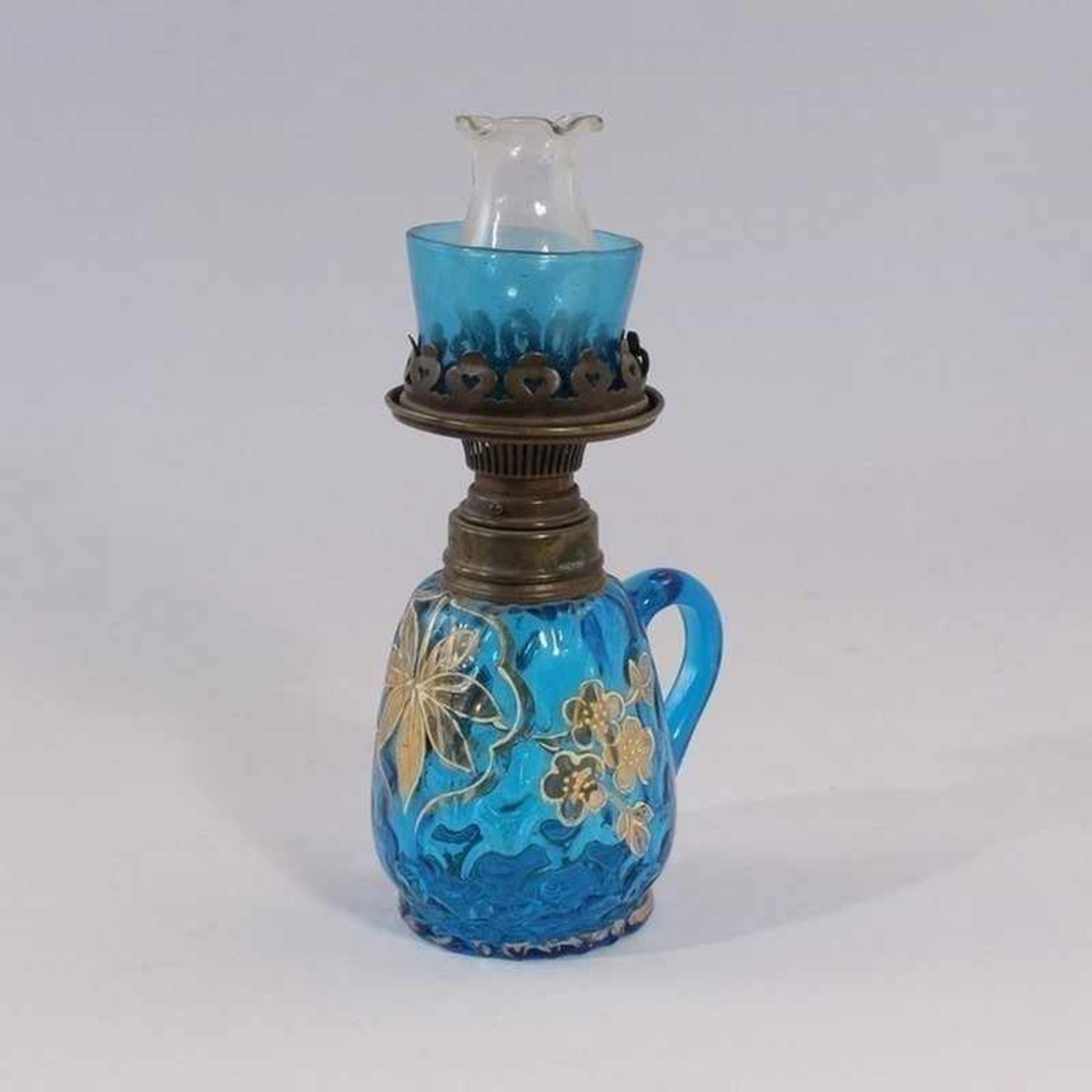 Miniatur - Petroleumlampe um 1890, blaues Glas/Metall, runder Stand, ovoider Korpus m. angesetztem
