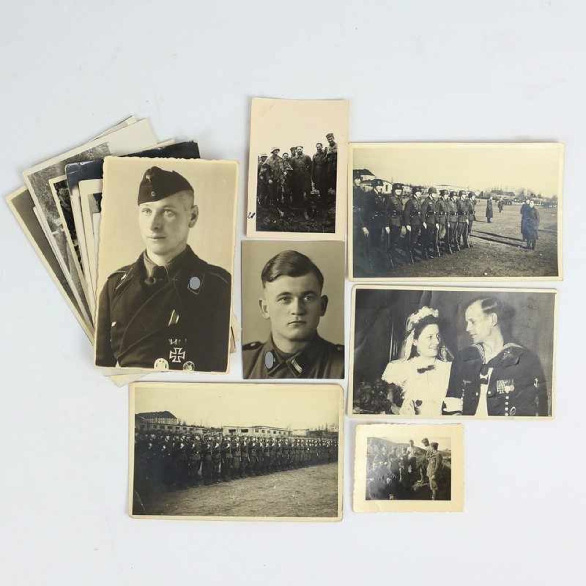 Fotogarfien - 2.WK 15 St., versch. Motive u. Formate, darunter 2x Waffen-XX Porträtbilder, 1x m.