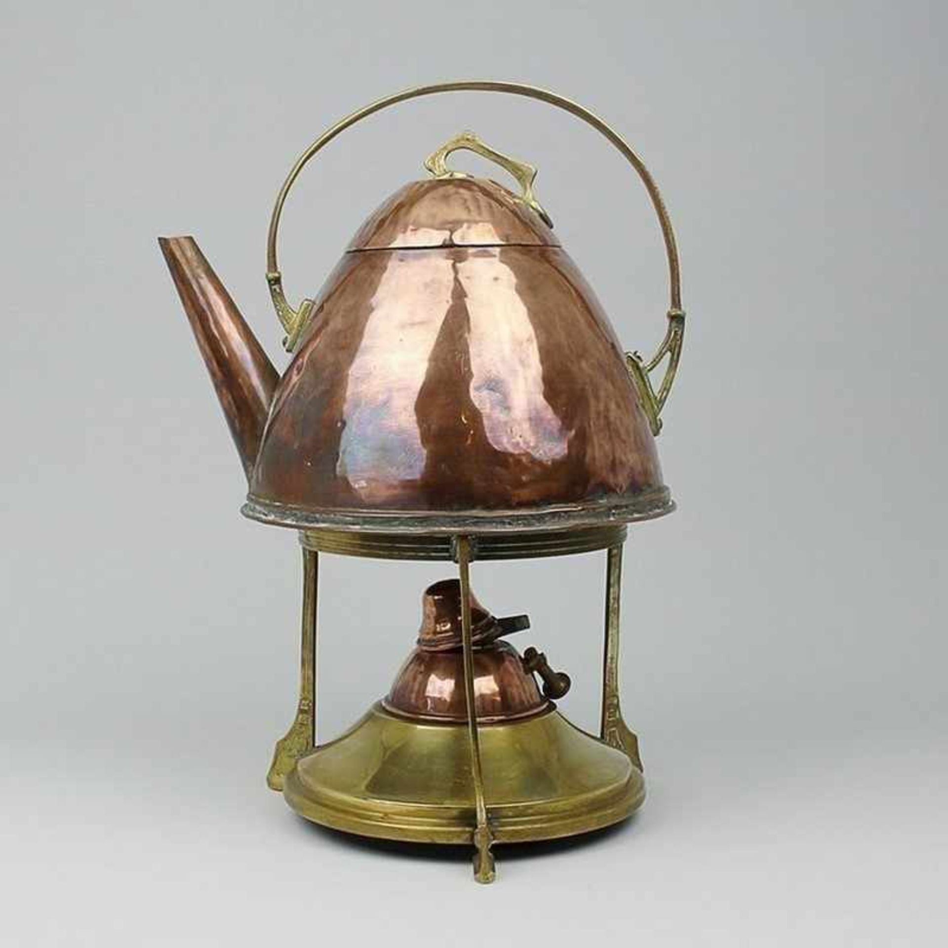 Teekanne mit Rechaud um 1920, Jugendstil, Kupfer/Messing, runder Rechaud m. Brenner, geometrisches