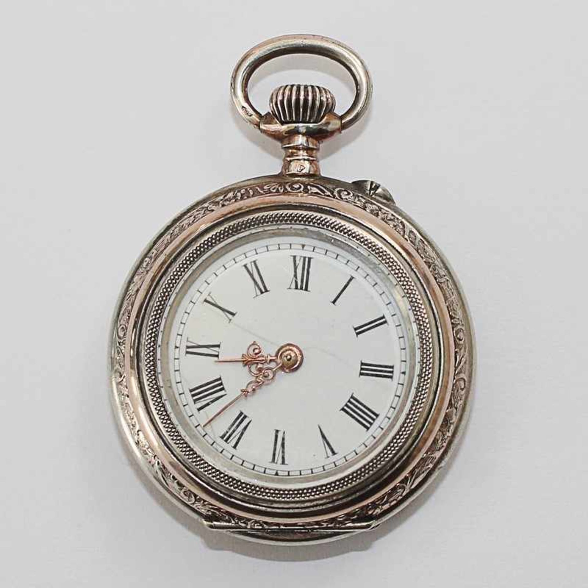 Damentaschenuhr um 1910, Si gepr., Lepine-Gehäuse, Dca.3,1cm, röm. Ziffer, äußerer Staubdeckel