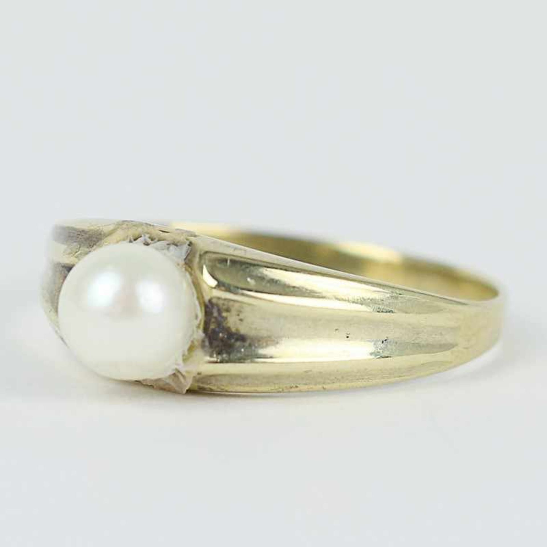 Perlen - Damenring GG 585, Ringkopf besetzt mit einer Perle, Dca.0,4cm, Klebesp., RW58, Gca.1,68g