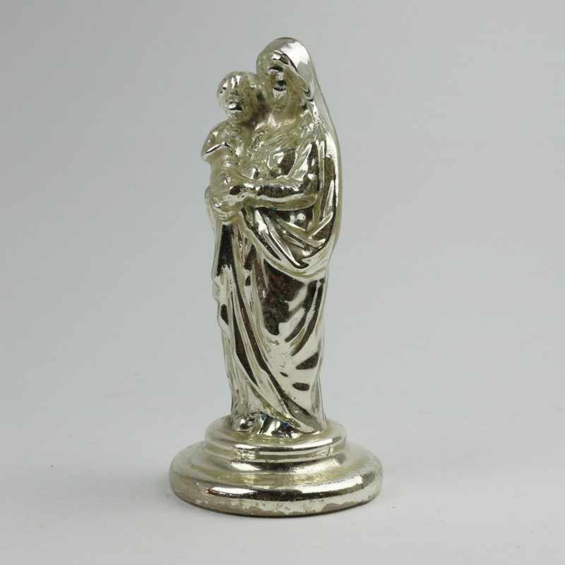 Madonna Glas, Bauernsilber, stehende vollplast. Figur mit Jesuskind auf dem Arm, runde Plinthe,