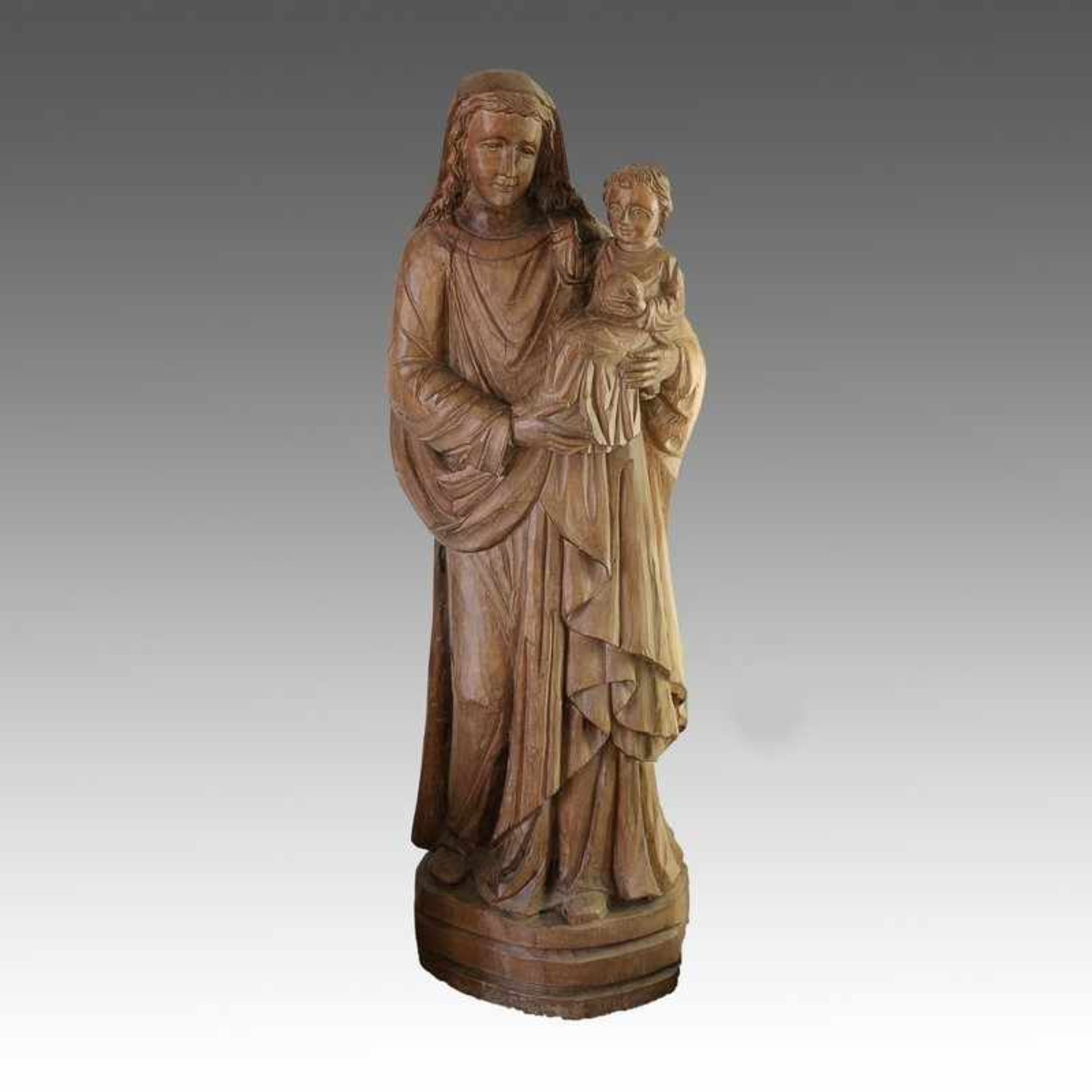 Holzmadonna um 1900, vollplastische Holzschnitzerei, Madonna m. Kind, reicher Faltenwurf, auf