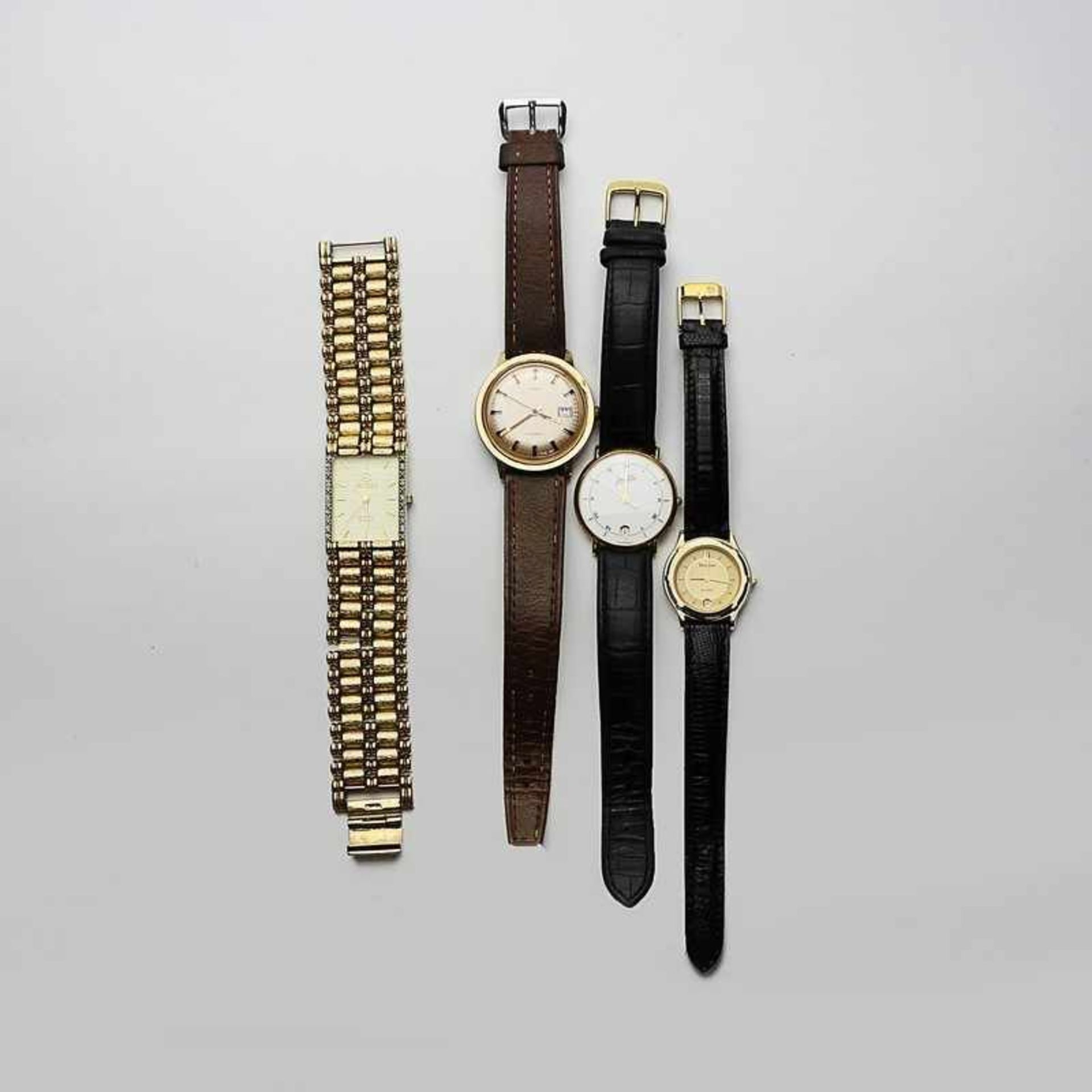 Konvolut - Armbanduhren 4 St., Bulova, Timex u.a., diverse Formen, Fkt. ungepr., tlw. besch.