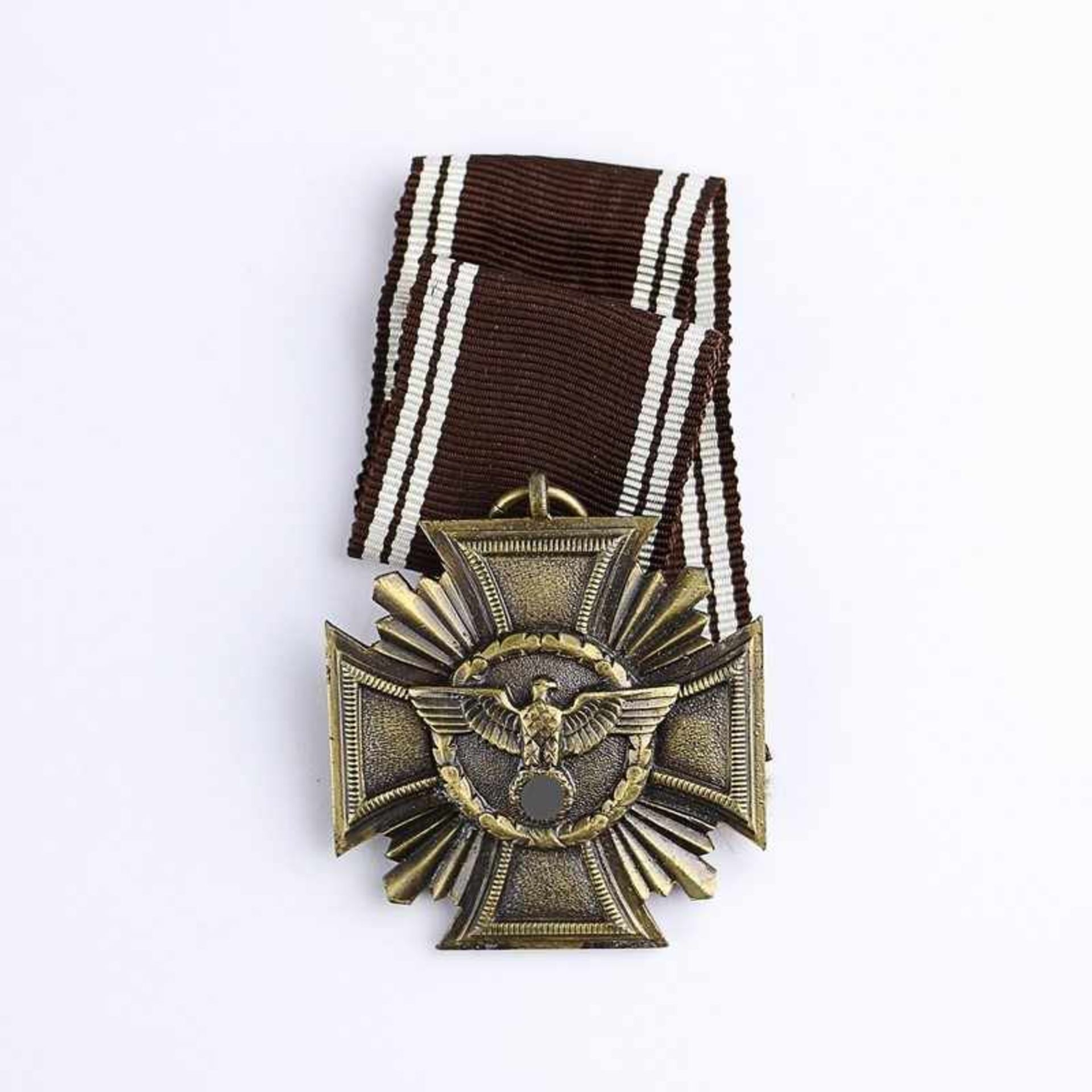 Abzeichen - 3.Reich Dienstauszeichnung der NSDAP 1. Stufe in Bronze, m. Band, min. ber., Alterssp.