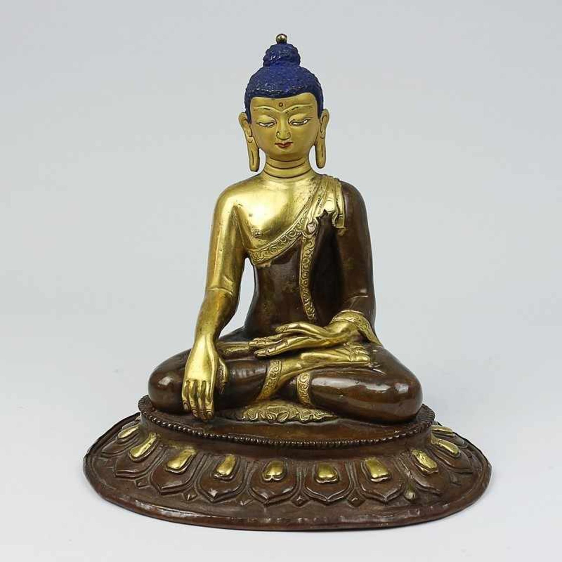 Buddhafigur 1.H. 20.Jh., Bronze, tlw. verkupfert, partiell polychrom gefasst, vollplastische Figur