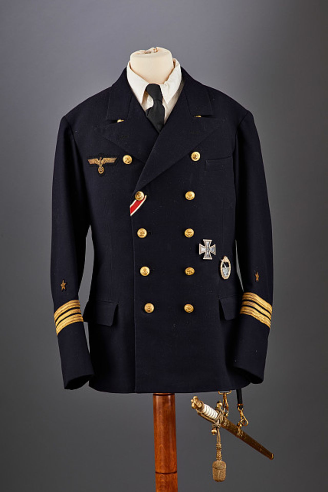 Deutsches Reich 1933 - 1945 - Kriegsmarine - Uniformen : Navy Officer's Lieutenant Junior Grade