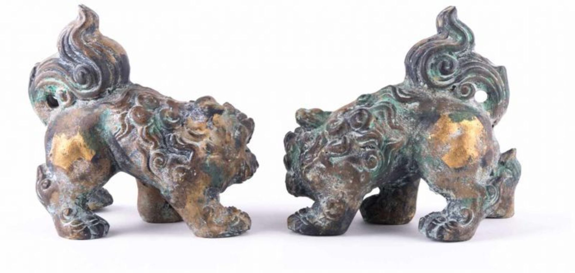 Paar Foohunde 19./20. Jhd / Pair of Foo Dogs, 19th/20th century - Bronze, Reste alte [...] - Image 3 of 10