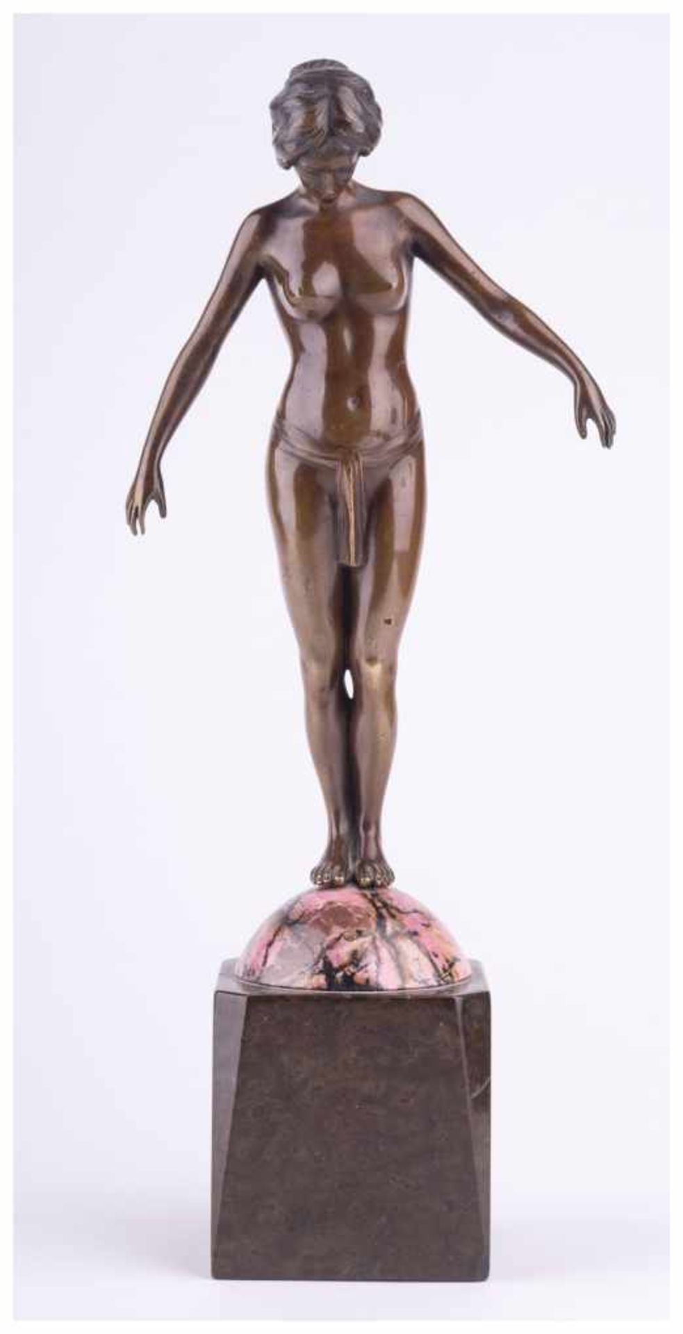 Otto HOFFMANN (1885-1915) - "Stehender weiblicher Akt" - Skulptur Bronze, H: ca. 33 [...]