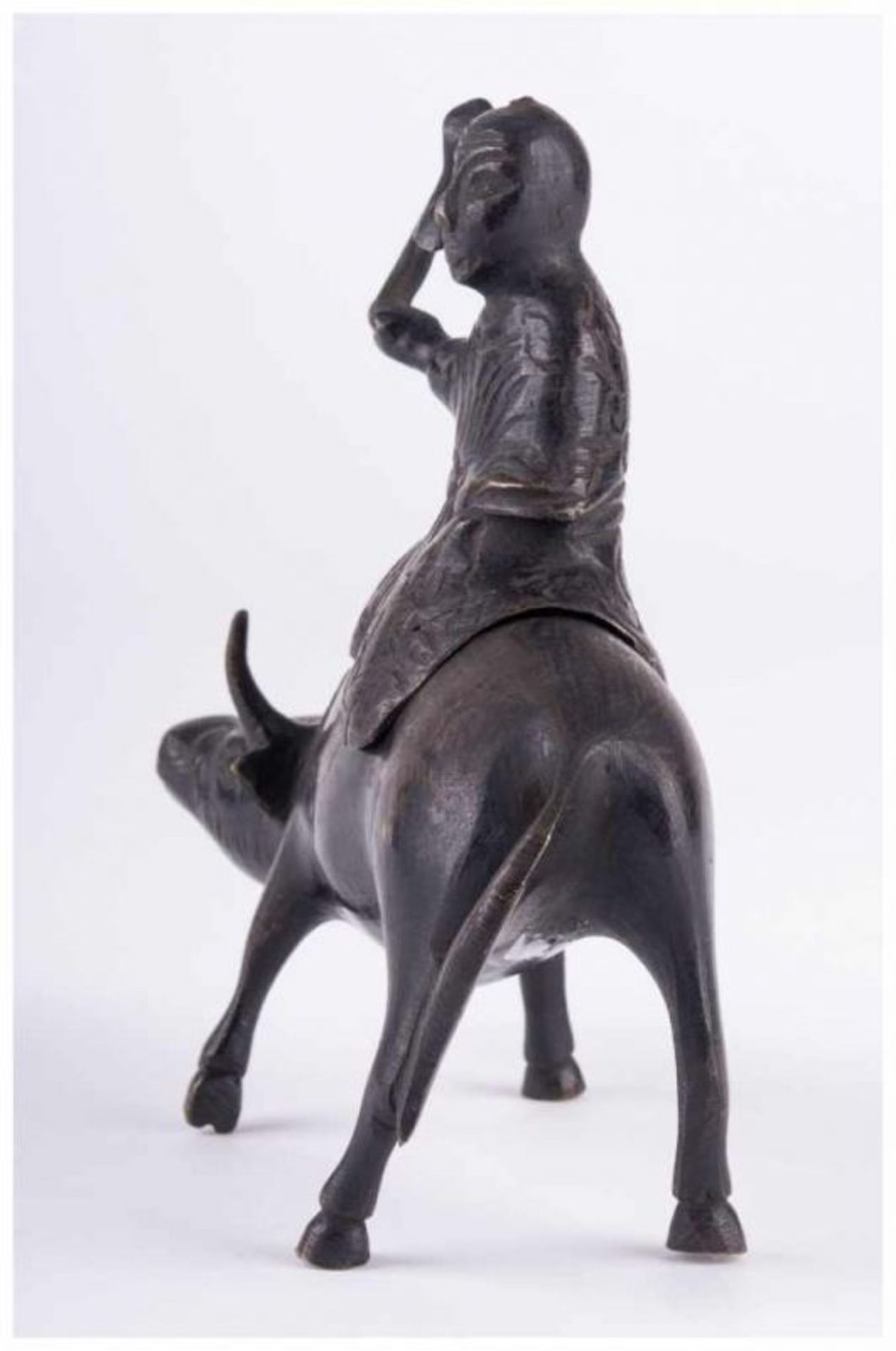 Figur China 19. Jhd. - Bronze, geistlicher auf Büffel reitend, Reiter abnehmbar, [...] - Image 5 of 10
