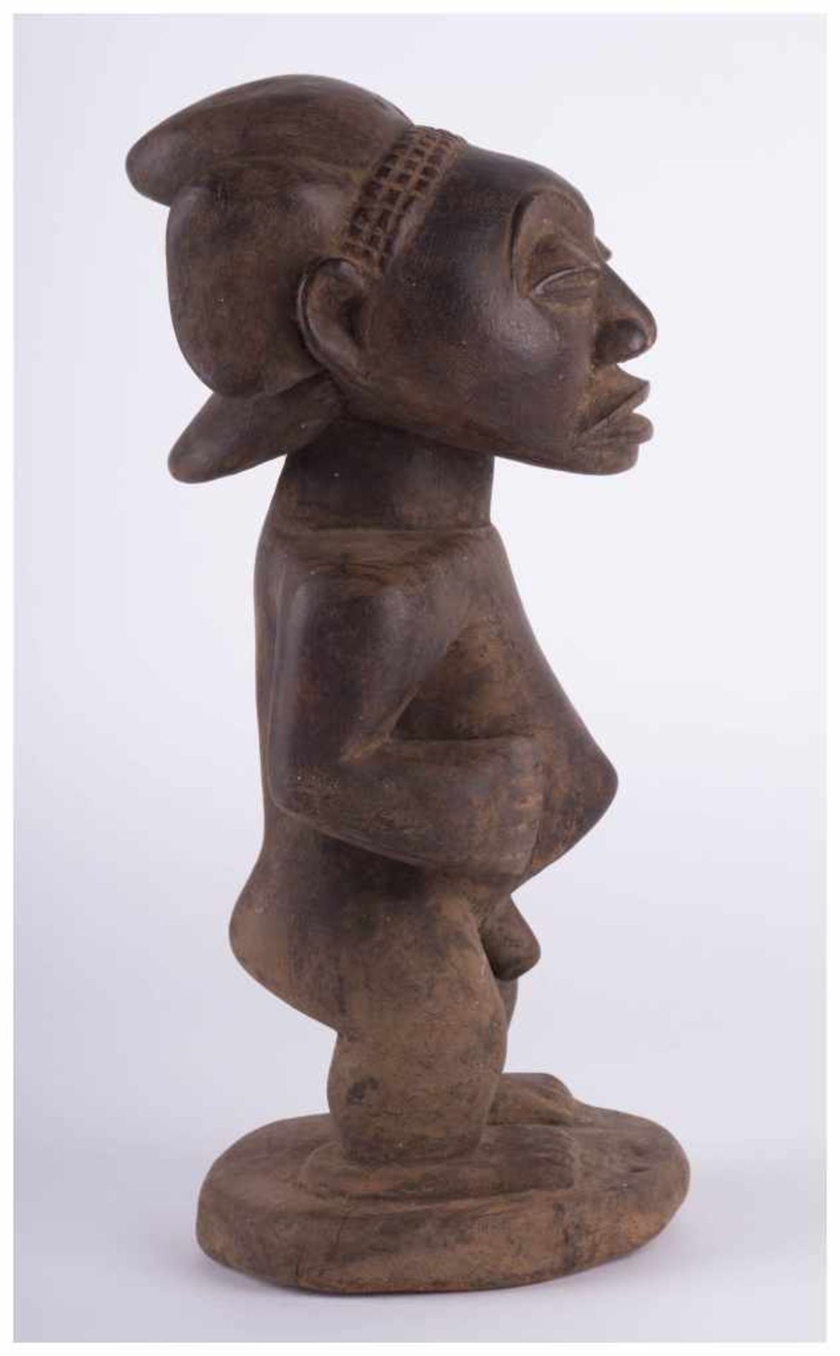 Luba Figur Zaire - Holz, H: 36,5 cm - Provenienz: Alte Diplomaten-Sammlung - - [...] - Bild 6 aus 8