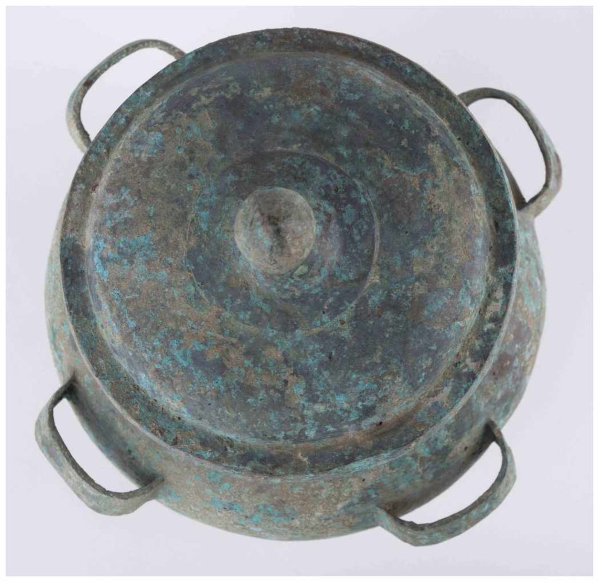 altes Deckelgefäß China / old lidded vessel, China - Bronze, mit seitlichen [...] - Image 7 of 10