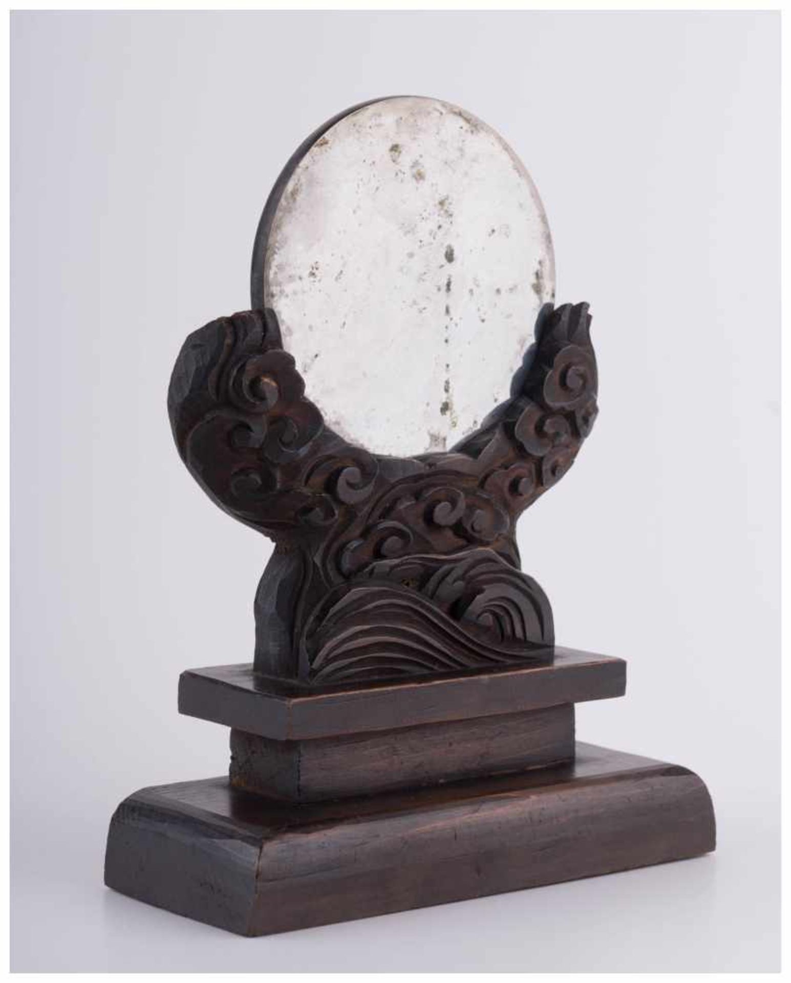 Spiegel auf Holzsockel / Mirror on wooden pedestal - Spiegel aus Bronze und mit [...]