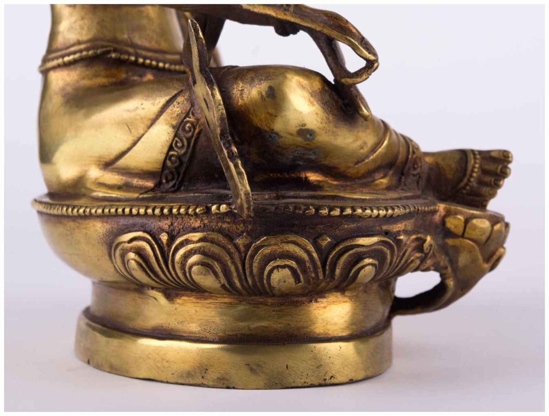 asiatische Gottheit 19./20. Jhd. / Asian divinity, 19th/20th century - Bronze, [...] - Image 12 of 14