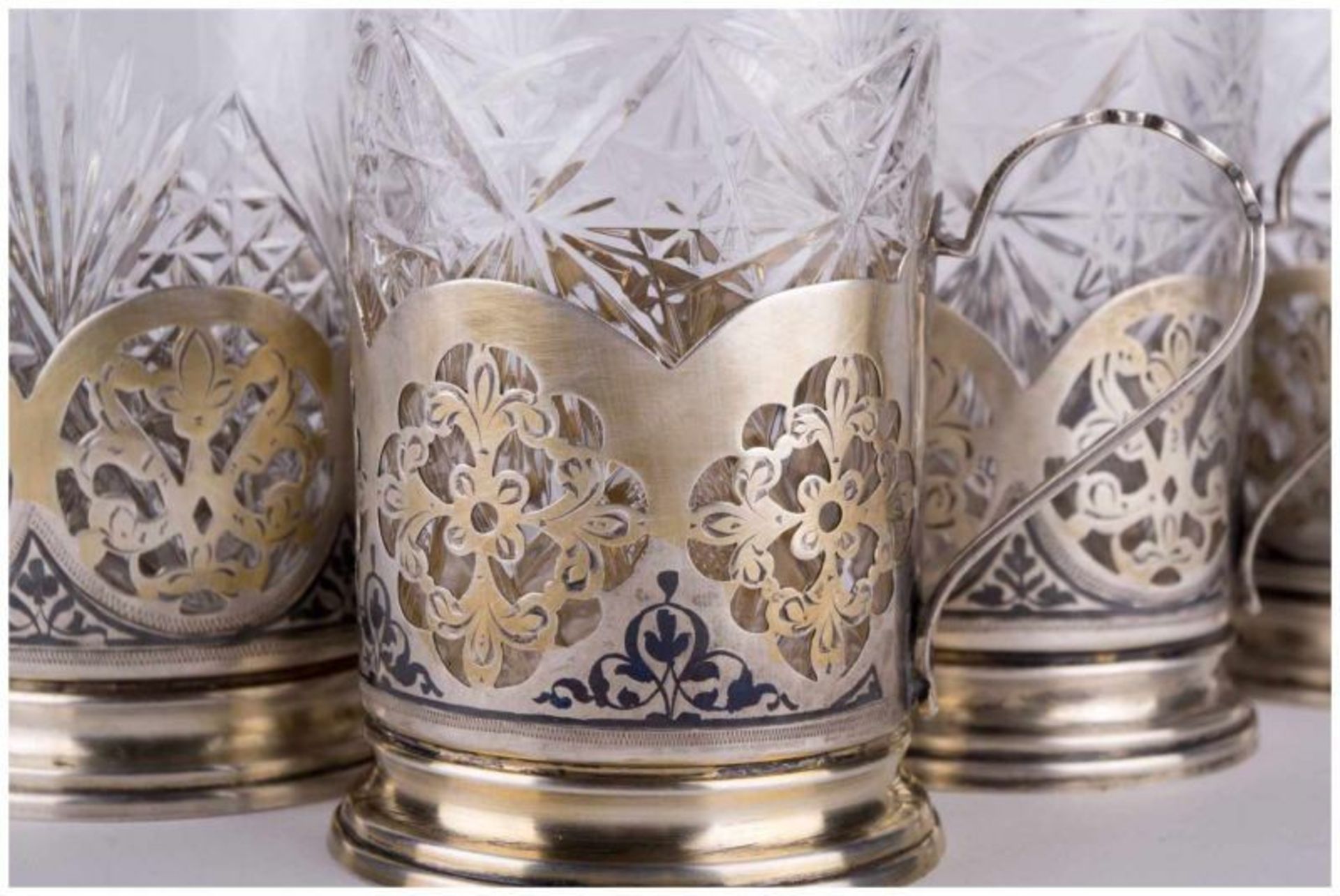 5 Teegläser mit Halter Rußland um 1950 / 5 tea glasses with holders, Russia about [...] - Image 3 of 12