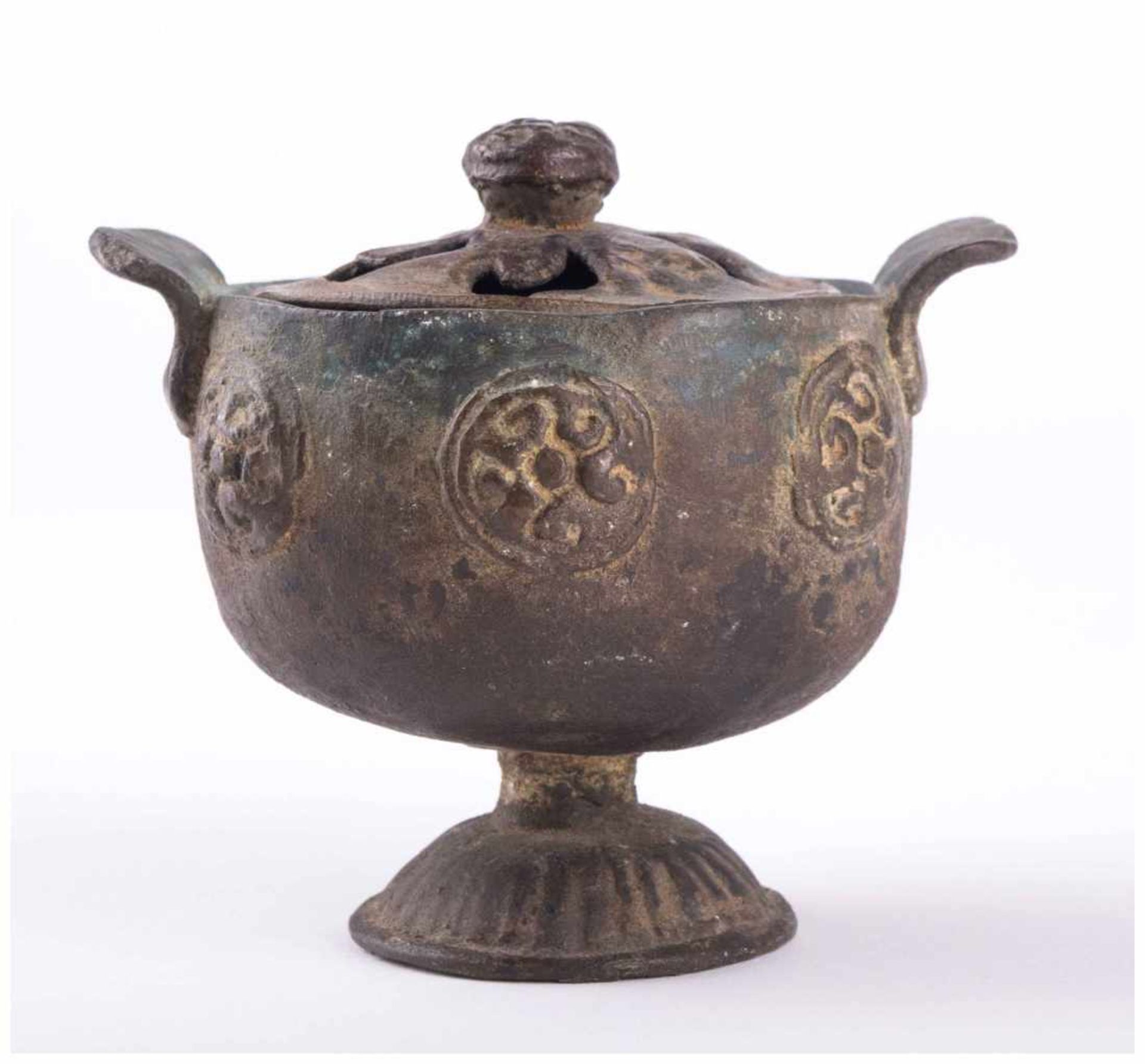 sehr altes Räuchergefäß China / old smoking vessel, China - Bronze, umlaufend [...]