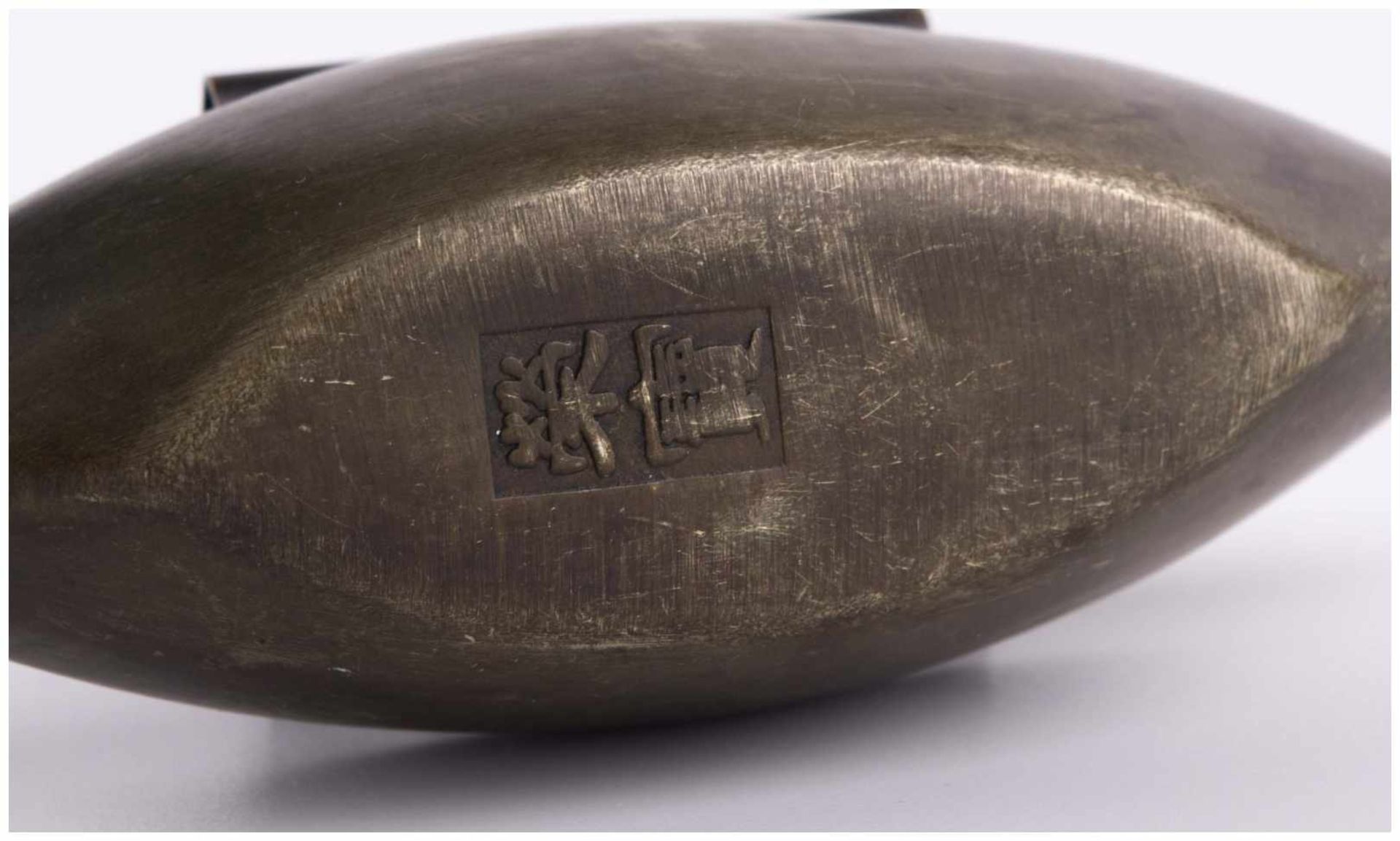 Tuschwassergefäß um 1800 / Ink vessel, about 1800 - wohl Metall, in Form eines [...] - Image 12 of 12