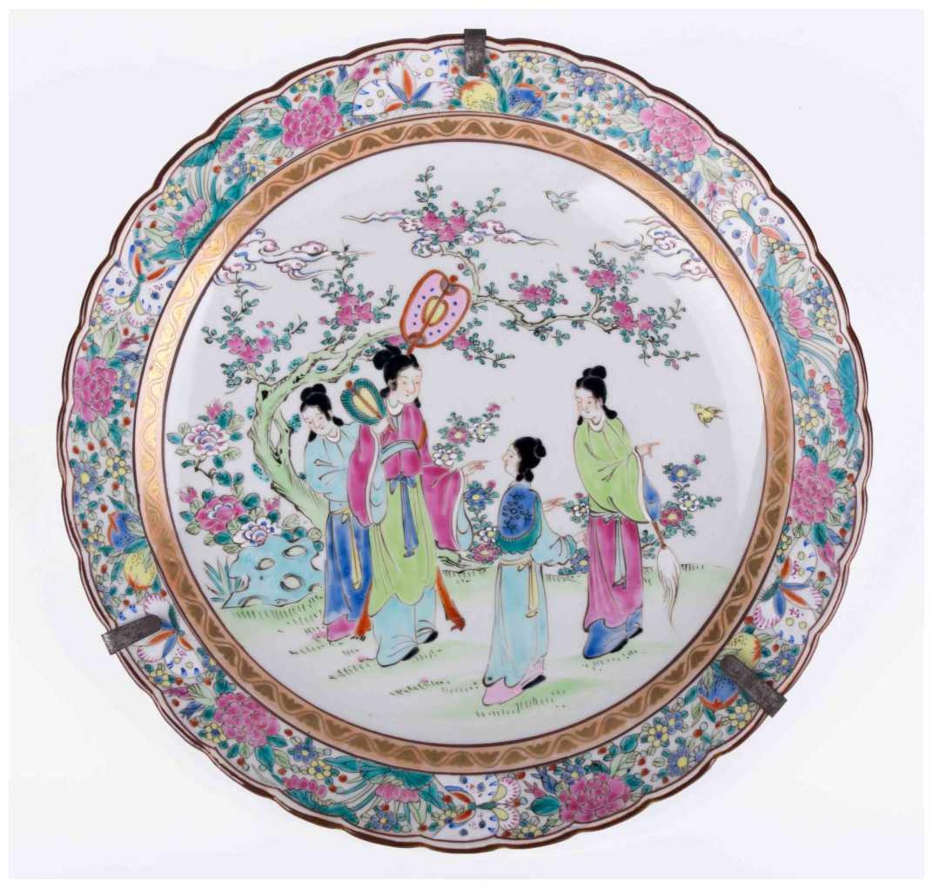 großer Wandteller China Famille Rose 19. Jhd. / Large wall-plate, China famile rose [...]