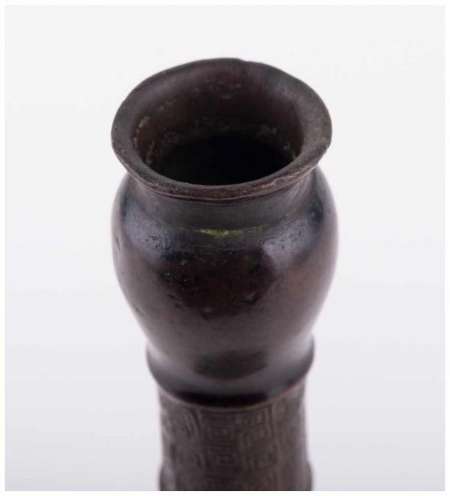 Bronzevase, Asien um 1900 / Bronze vase, Asia about 1900 - umlaufend Ornamentdekor, [...] - Image 3 of 8