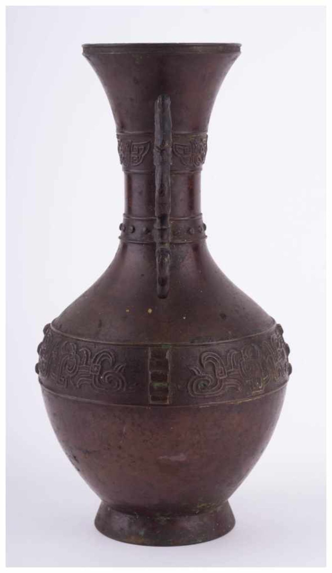 asiatische Vase 19./20. Jhd. / Asian vase, 19th/20th century - Bronze, mit [...] - Image 8 of 8