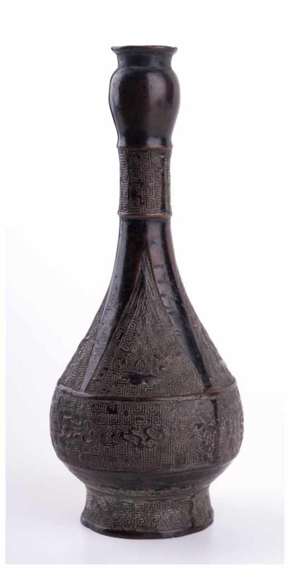 Bronzevase, Asien um 1900 / Bronze vase, Asia about 1900 - umlaufend Ornamentdekor, [...]