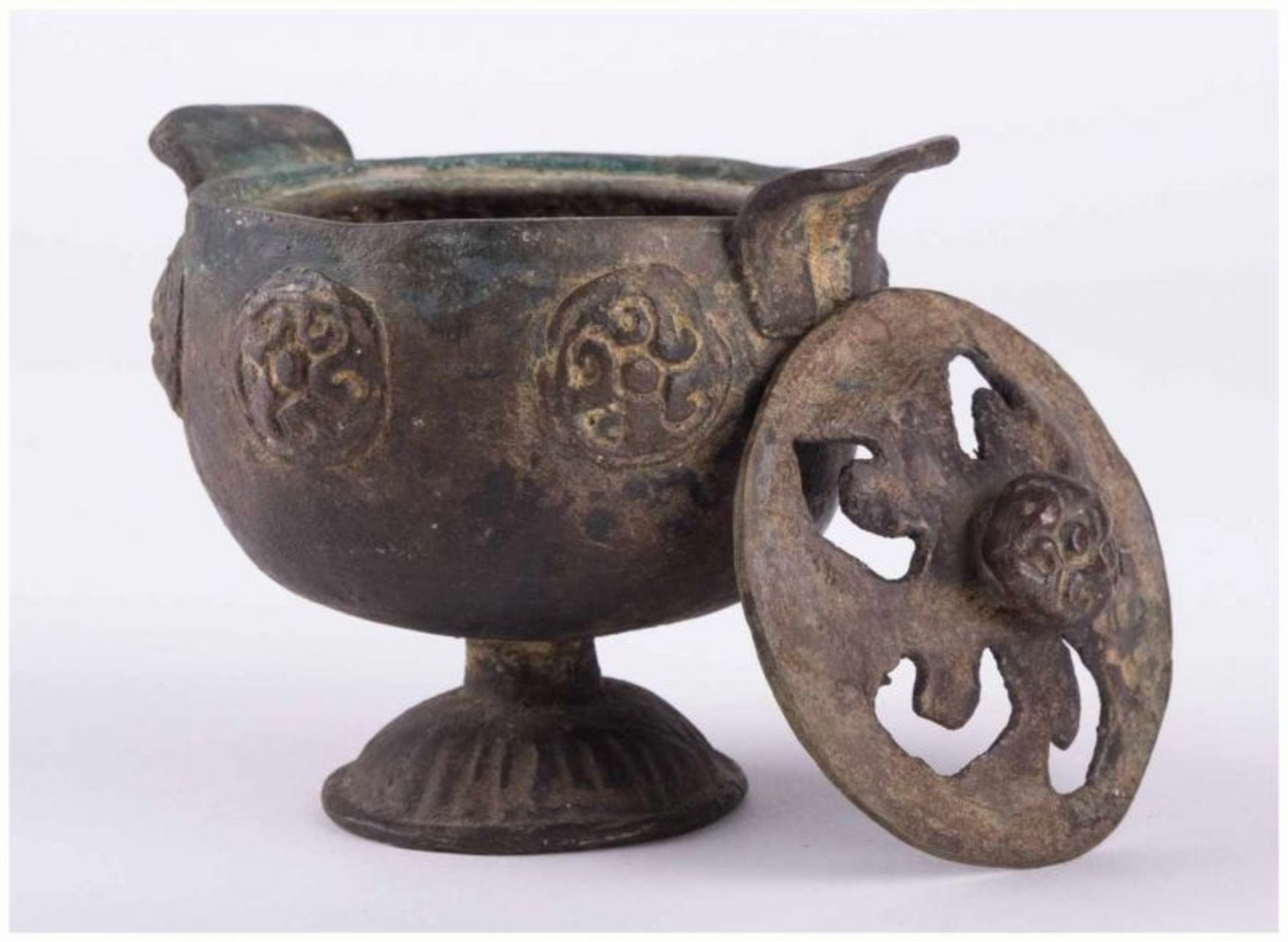 sehr altes Räuchergefäß China / old smoking vessel, China - Bronze, umlaufend [...] - Image 5 of 10