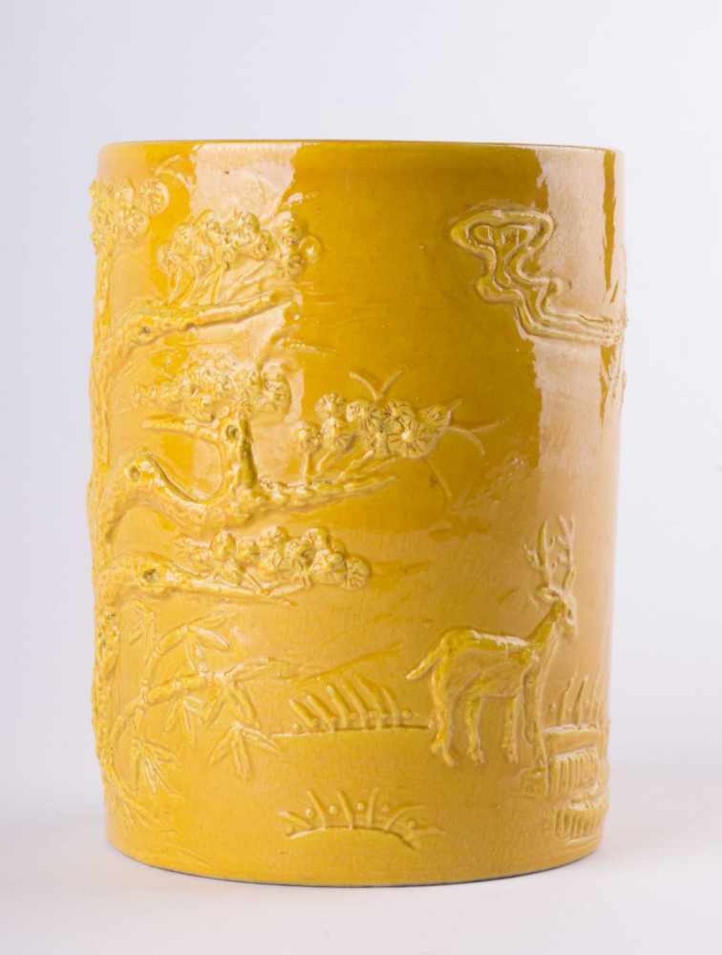 Pinselbecher China 19./20. Jhd. / Brushpot, China 19th/20th century Porzellan, umlaufend mit - Bild 2 aus 8