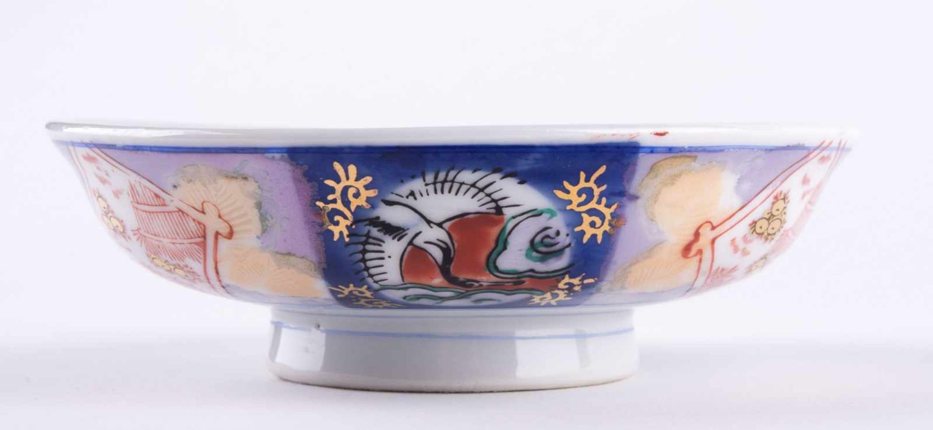 Schale Asien / Bowl, Asia farbig glasiert und Gold staffiert, Ø 14,5 cm, unterm Stand gemarkt - Bild 2 aus 6