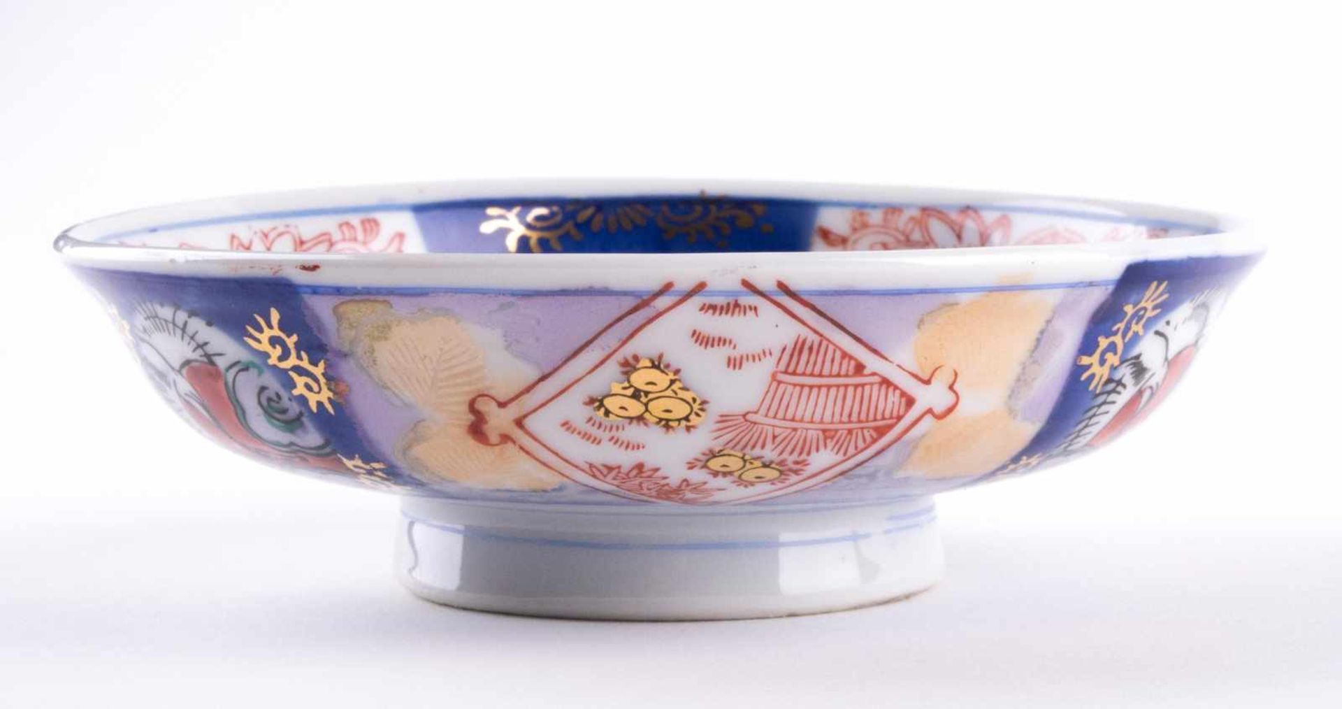 Schale Asien / Bowl, Asia farbig glasiert und Gold staffiert, Ø 14,5 cm, unterm Stand gemarkt - Bild 3 aus 6