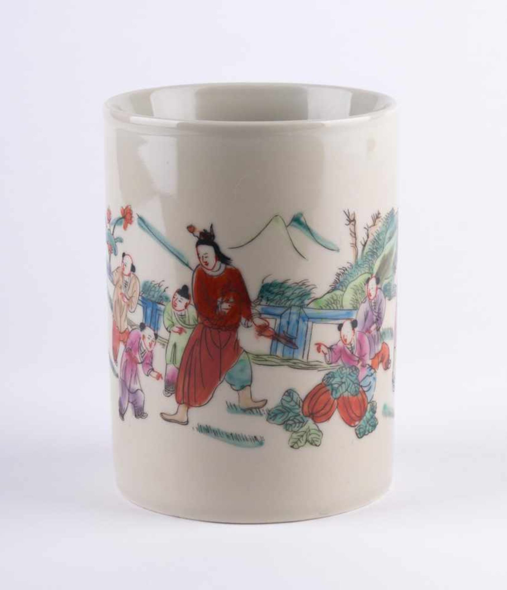 Pinselbecher China 19./20. Jhd. / Brushpot, China 19th/20th century Porzellan, umlaufend fein bemalt