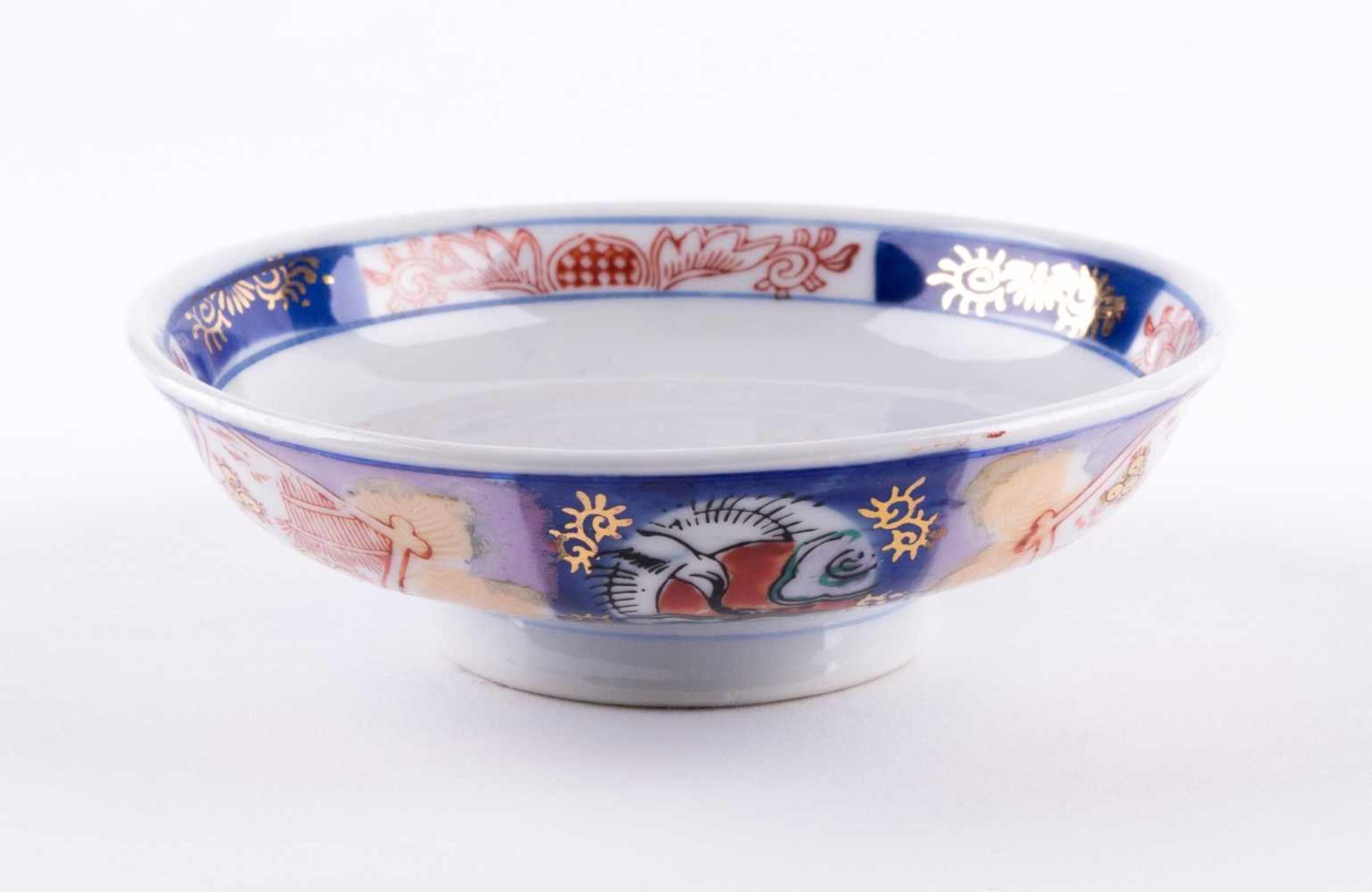 Schale Asien / Bowl, Asia farbig glasiert und Gold staffiert, Ø 14,5 cm, unterm Stand gemarkt