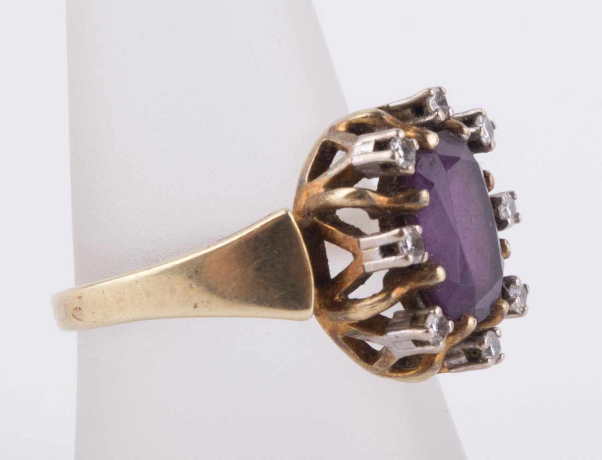 Damen Amethyst-Diamantring / Women's amethyst-diamond gold ring GG 585/000, RG ca. 58, 8 kleine - Bild 3 aus 10