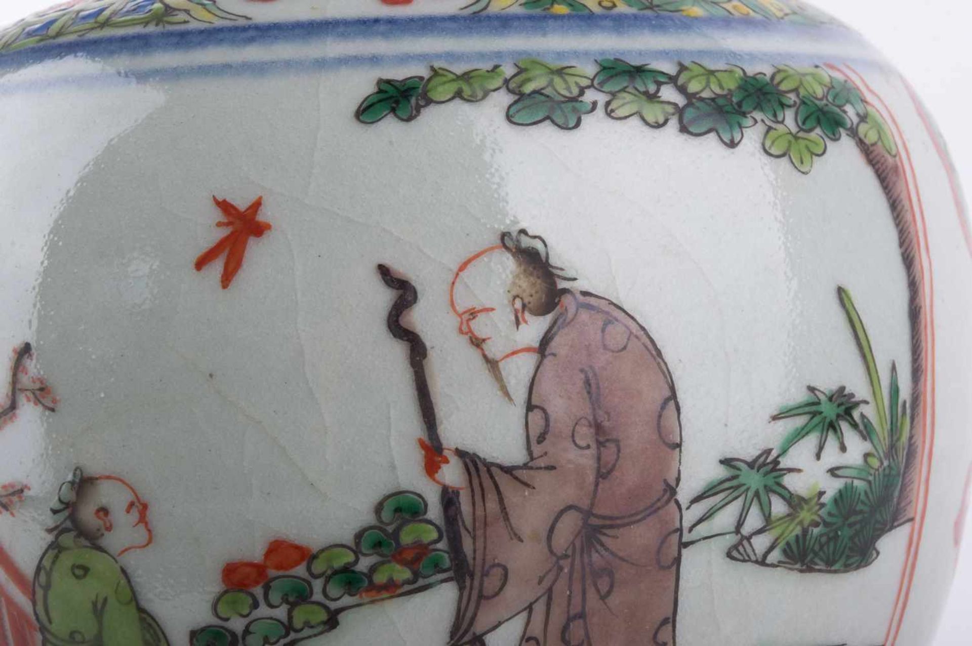 Vase China 19./20. Jhd. ? umlaufend reliefierter floraler-, Ornament- und Landschaftsdekor mit - Image 4 of 7