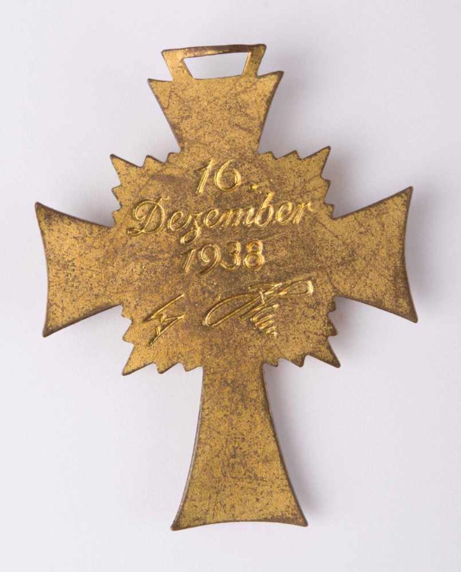 Mutterverdienstkreuz in Gold Das "Ehrenkreuz der Deutschen Mutter" (Mutterkreuz) wurde 1938 als - Bild 3 aus 4