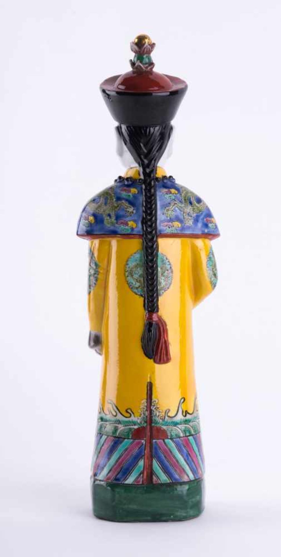 Figur China 19. /20. Jhd. / Figure, China 19th/20th century Herrscherfigur, Porzellan, farbig - Bild 3 aus 4