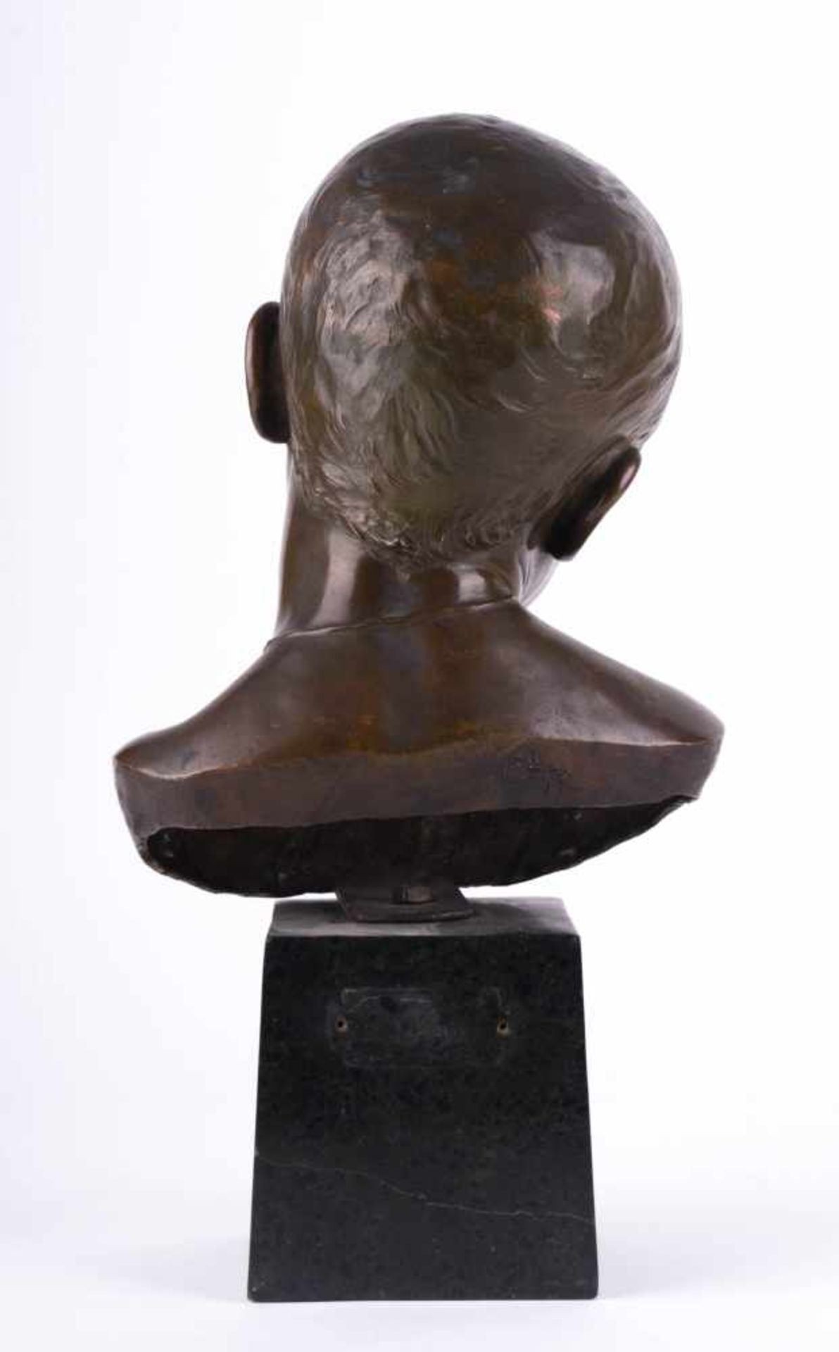 Monogrammist E.R. "Knabenkopf" Skulptur-Volumen, Bronze, Gesamthöhe 44 cm, rückseitig - Bild 6 aus 10