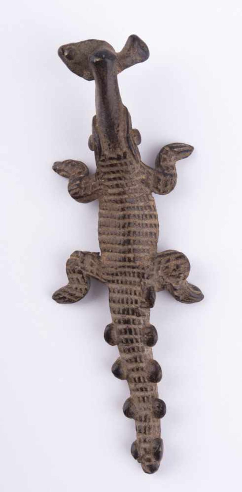 Ashanti Figur Afrika um 1900 / Ashanti figure, Africa about 1900 Goldgewicht, Bronze, Krokodil, 22