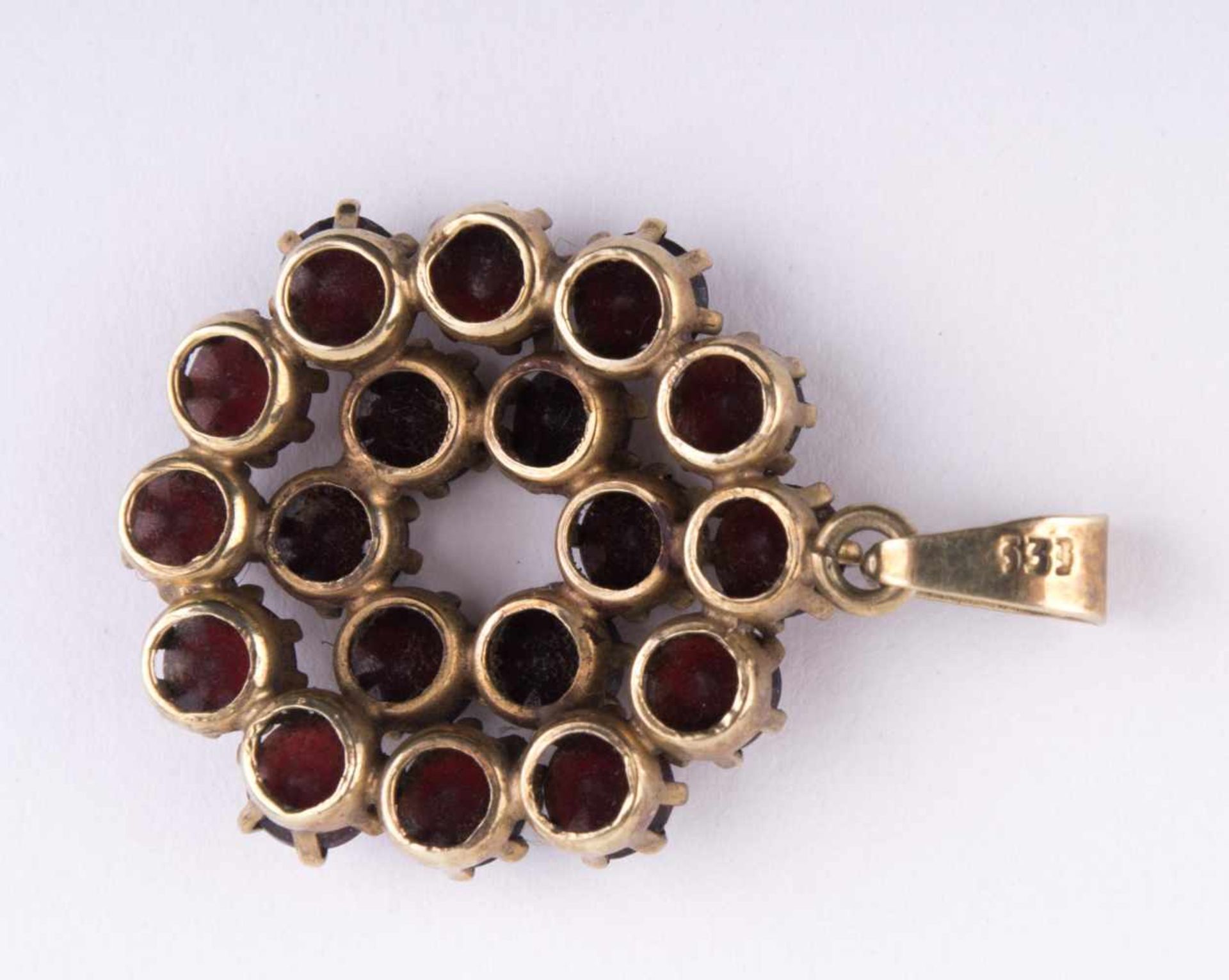 Granatanhänger um 1920 / Garnet gold pendant, about 1920 GG 333/000, ca. 23 mm x 20 mm, - Bild 6 aus 6