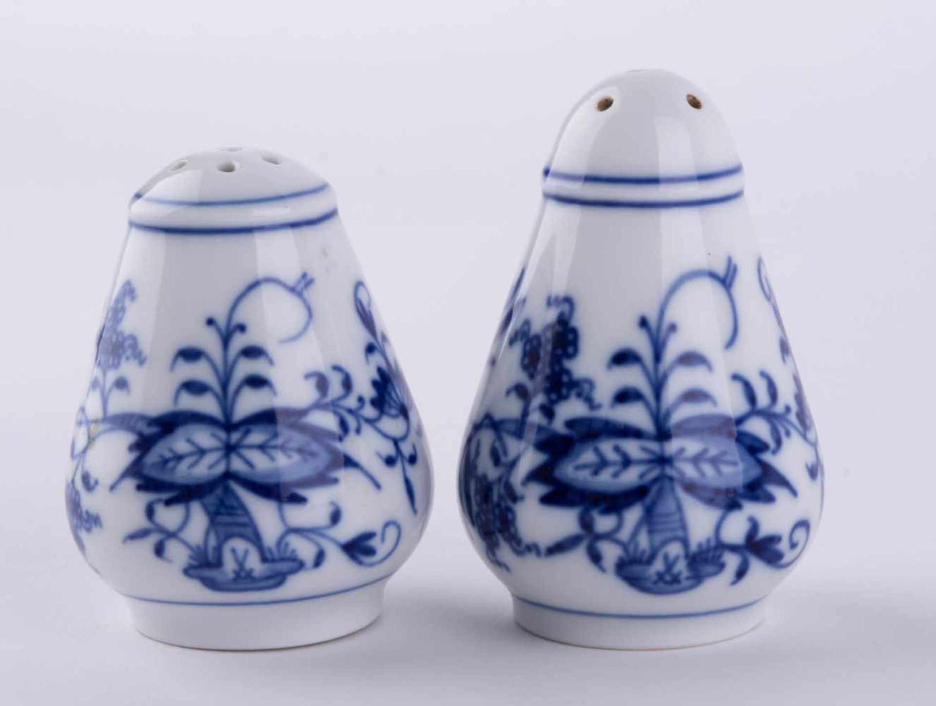 Salz & Pfefferstreuer Meissen / salt & pepper cellar Meissen Zwiebelmuster, blaue Schwertermarke, 1. - Bild 2 aus 4