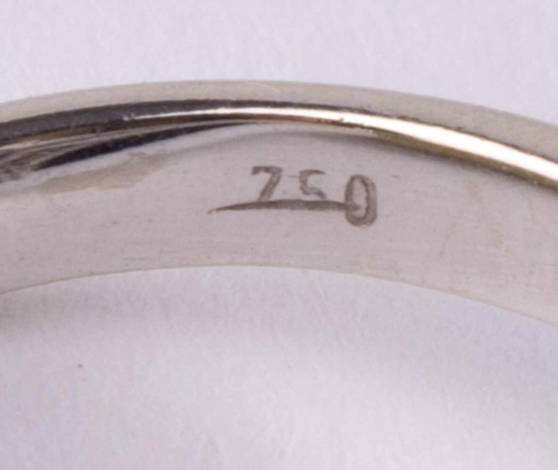 Damen Saphir-Brillantring / Women´s sapphire-brilliant ring WG 750/000, mit 14 Brillanten vsi, - Bild 6 aus 7