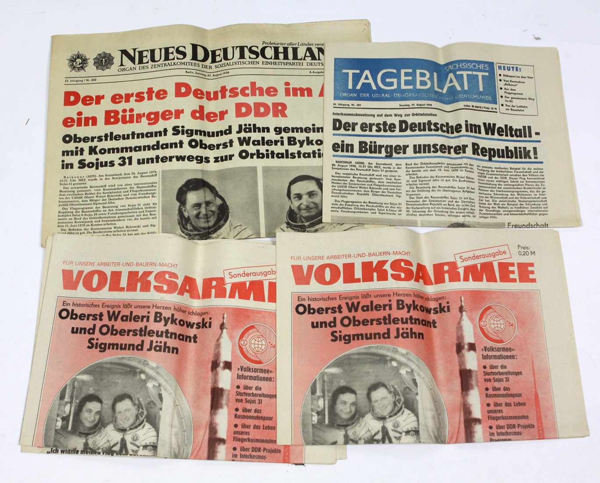 Posten Tageszeitungen Sigmund Jähn 4 Tageszeitungen vom 27.August 1978 mit Titelschlagzeile über