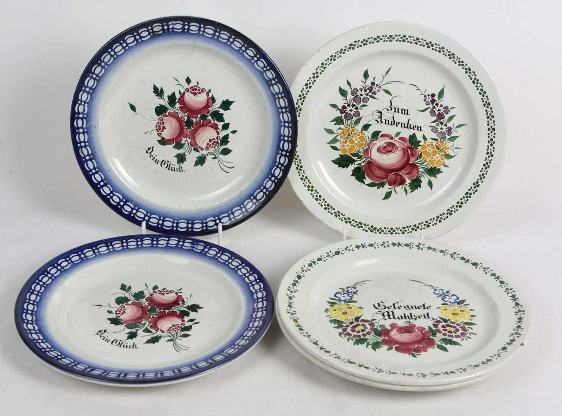 5 handbemalte Keramikteller Keramik mit Prägemarke KZ, Posten von 5 glattrandigen Fahnenteller in
