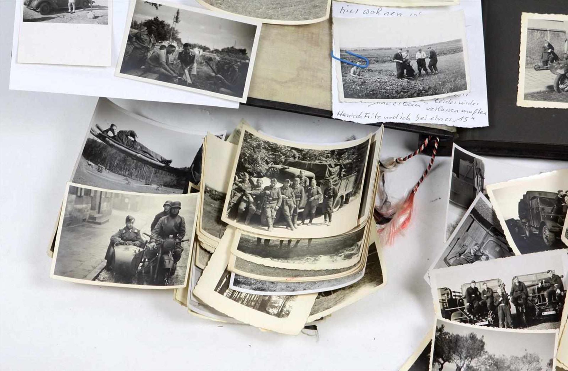 großes Konvolut Militär Photos ungezählt, SW-Photos mit Aufnahmen von Soldaten in Uniform der - Bild 2 aus 3