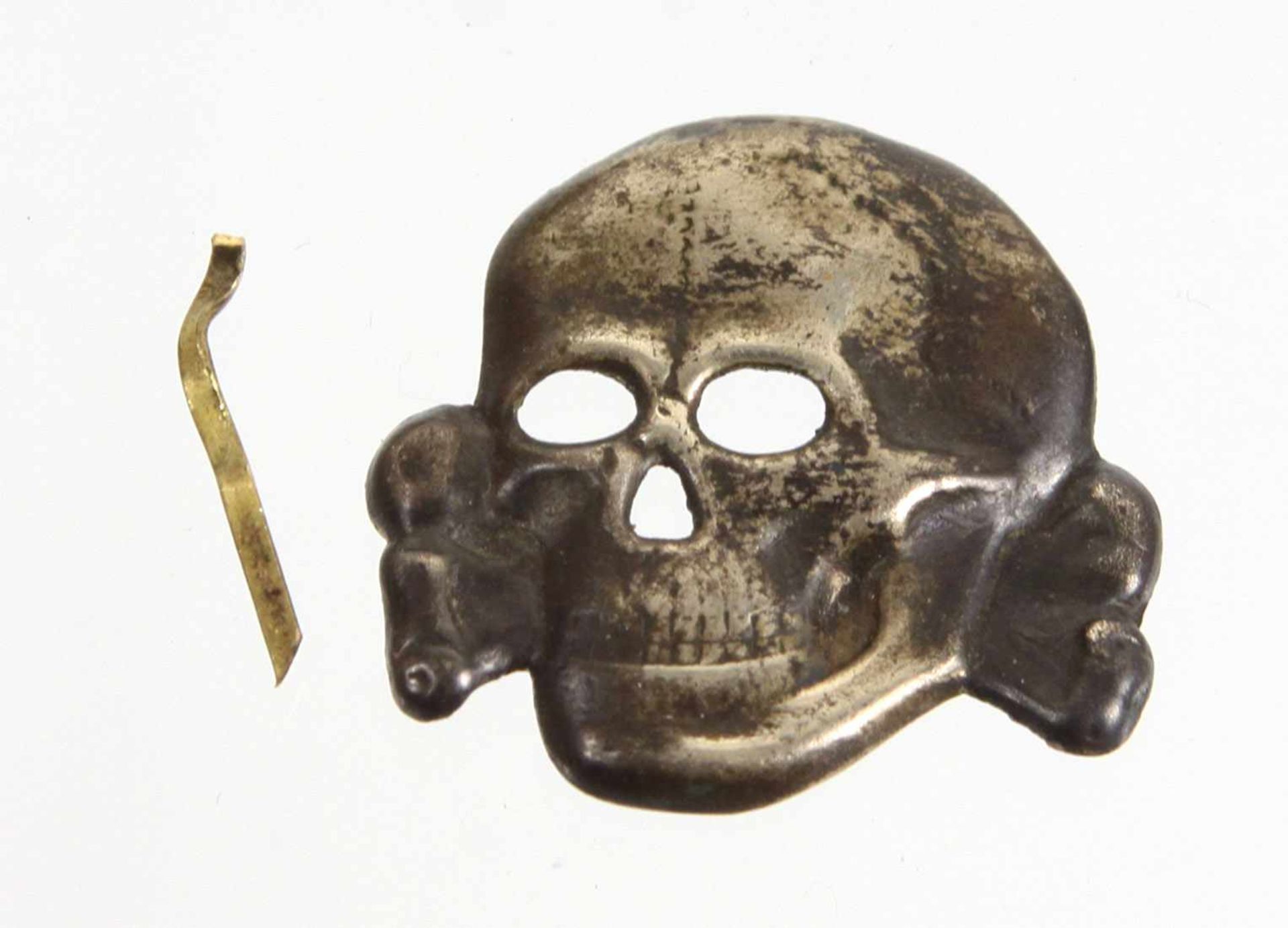 Totenkopf Abzeichen Panzertruppe hohlgeprägte Ausführungen, SS-Totenkopf, zweite Version 193445,