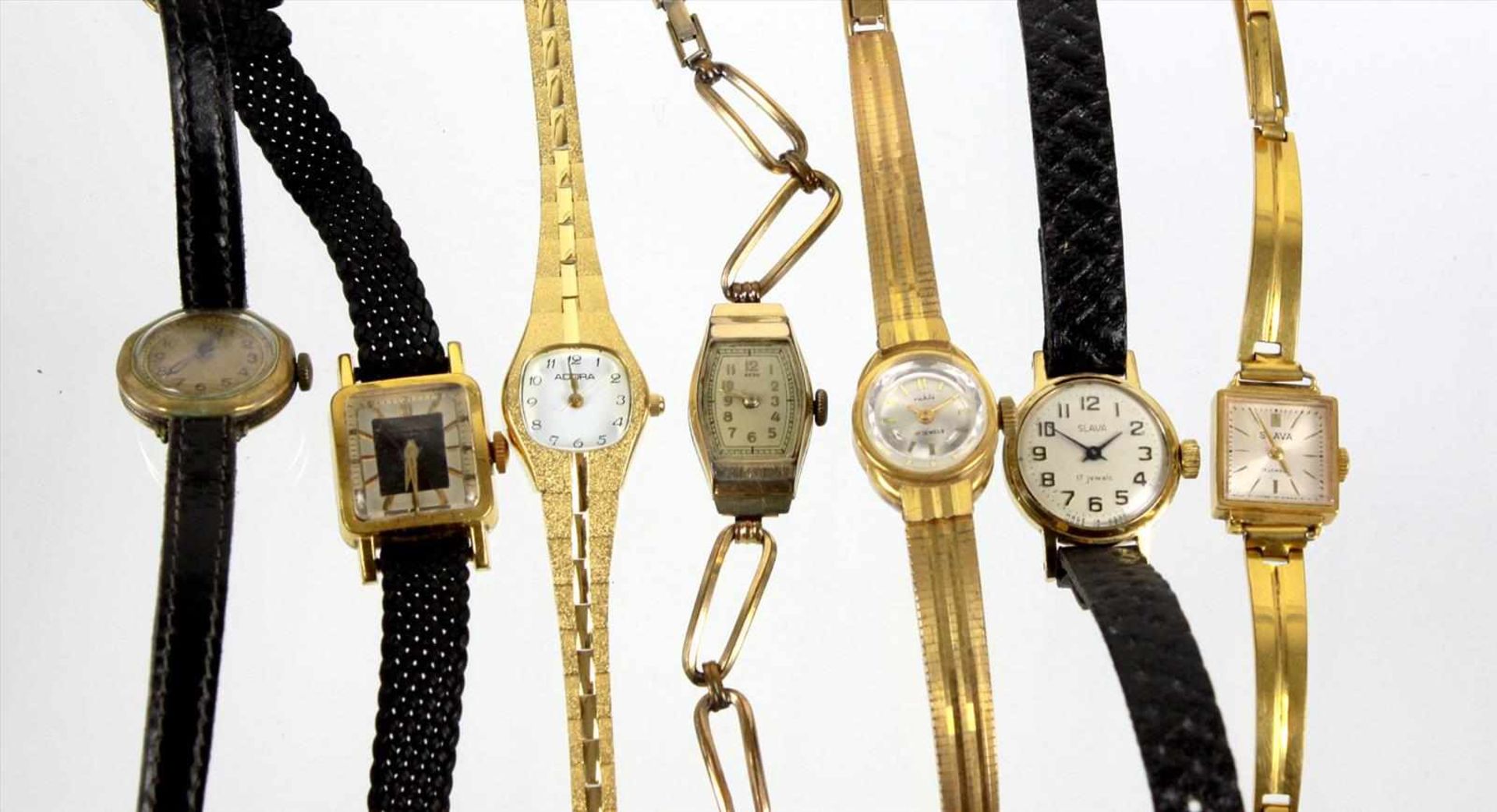 Posten Damen Armbanduhren Konvolut von 7 Damenarmbanduhren, 6 mit Handaufzugswerk dabei 2 x Slava 17