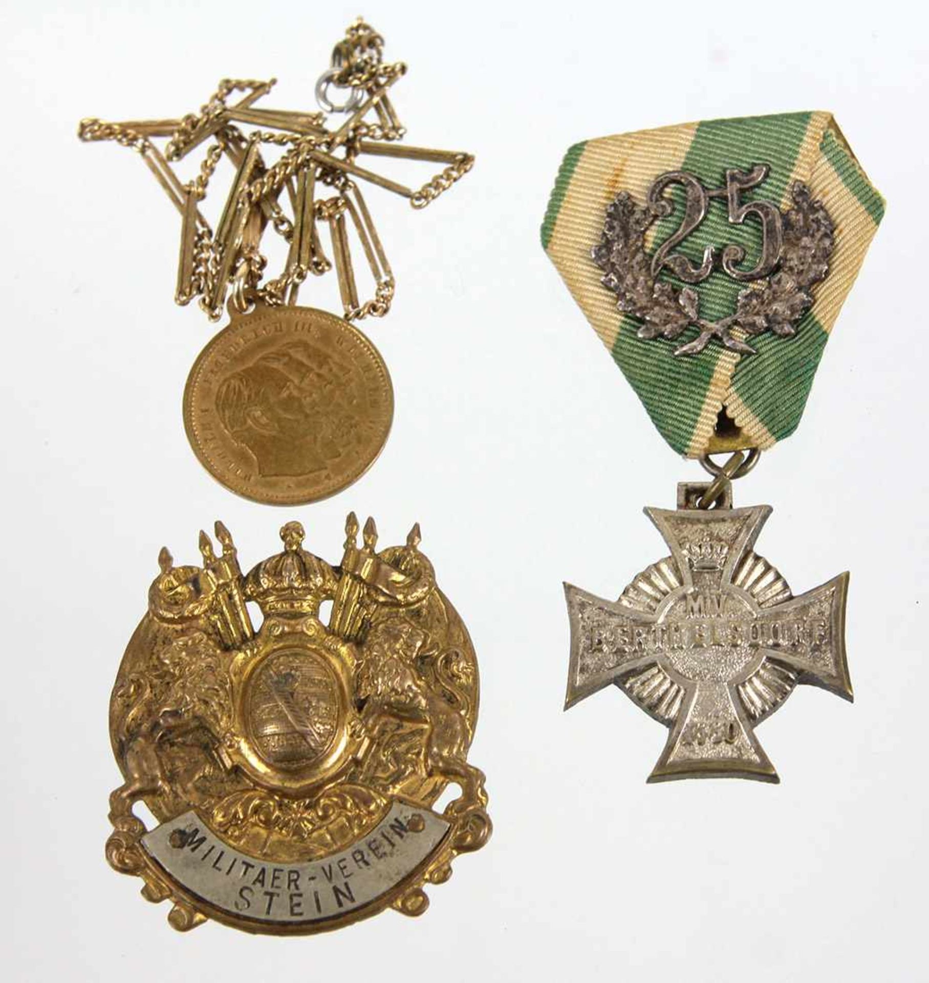 2 Militärverein Abzeichen Sachsen u.a. dabei goldfarbenes hohlgeprägtes Abzeichen Sächsischer